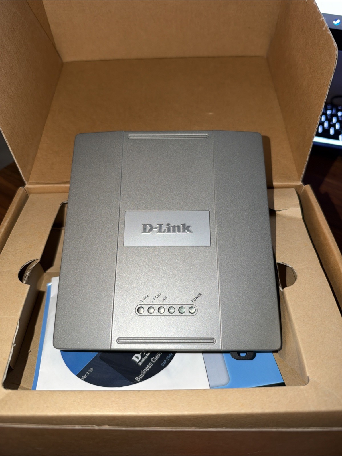 New in Box D-Link DWL-3200AP 802.11b/g Indoor Wireless Access Point