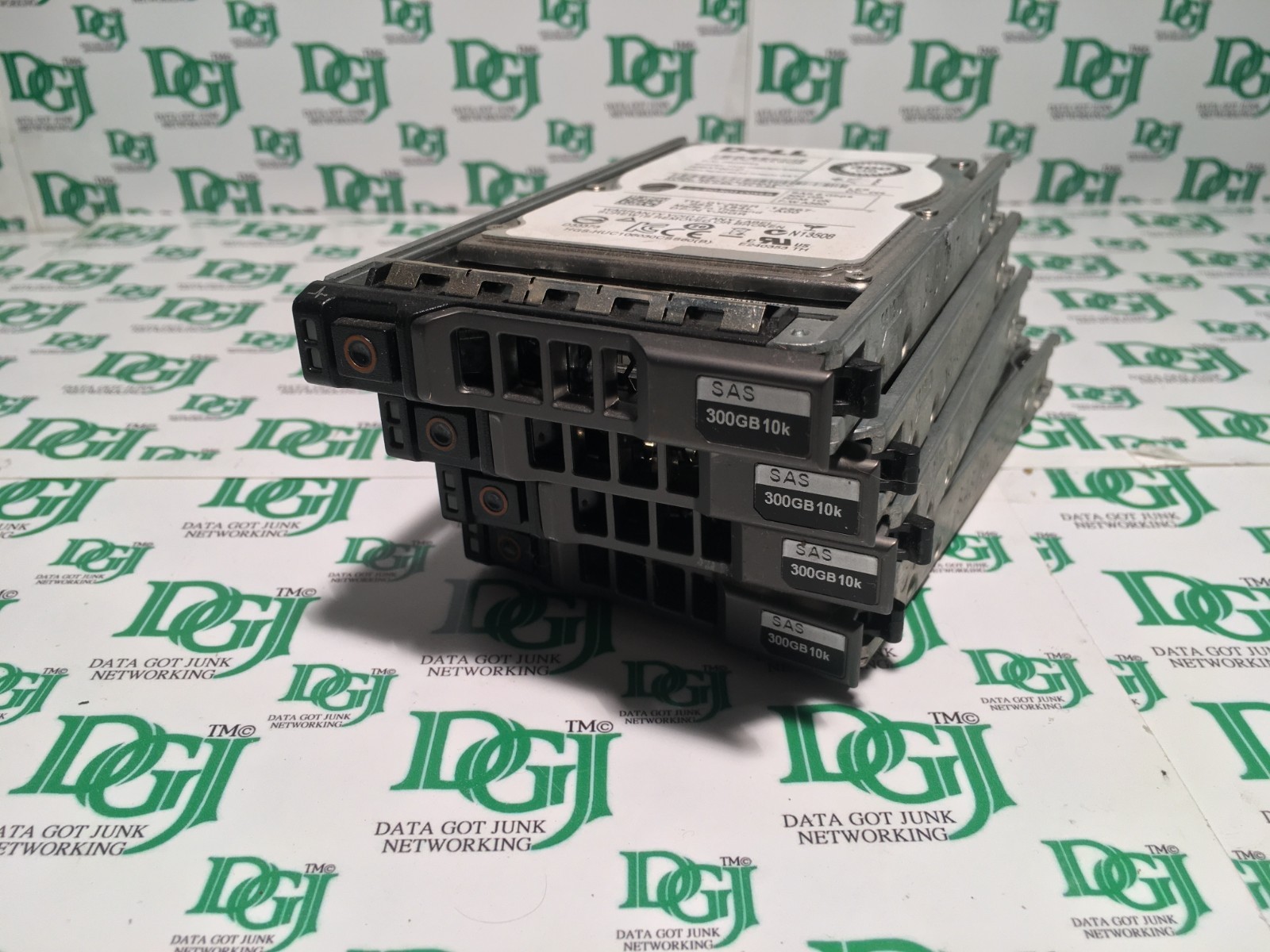 Dell 300GB 10K SAS 6Gb/s 3.5" Enterprise HDD YJ0GR 0YJ0GR 0B25654