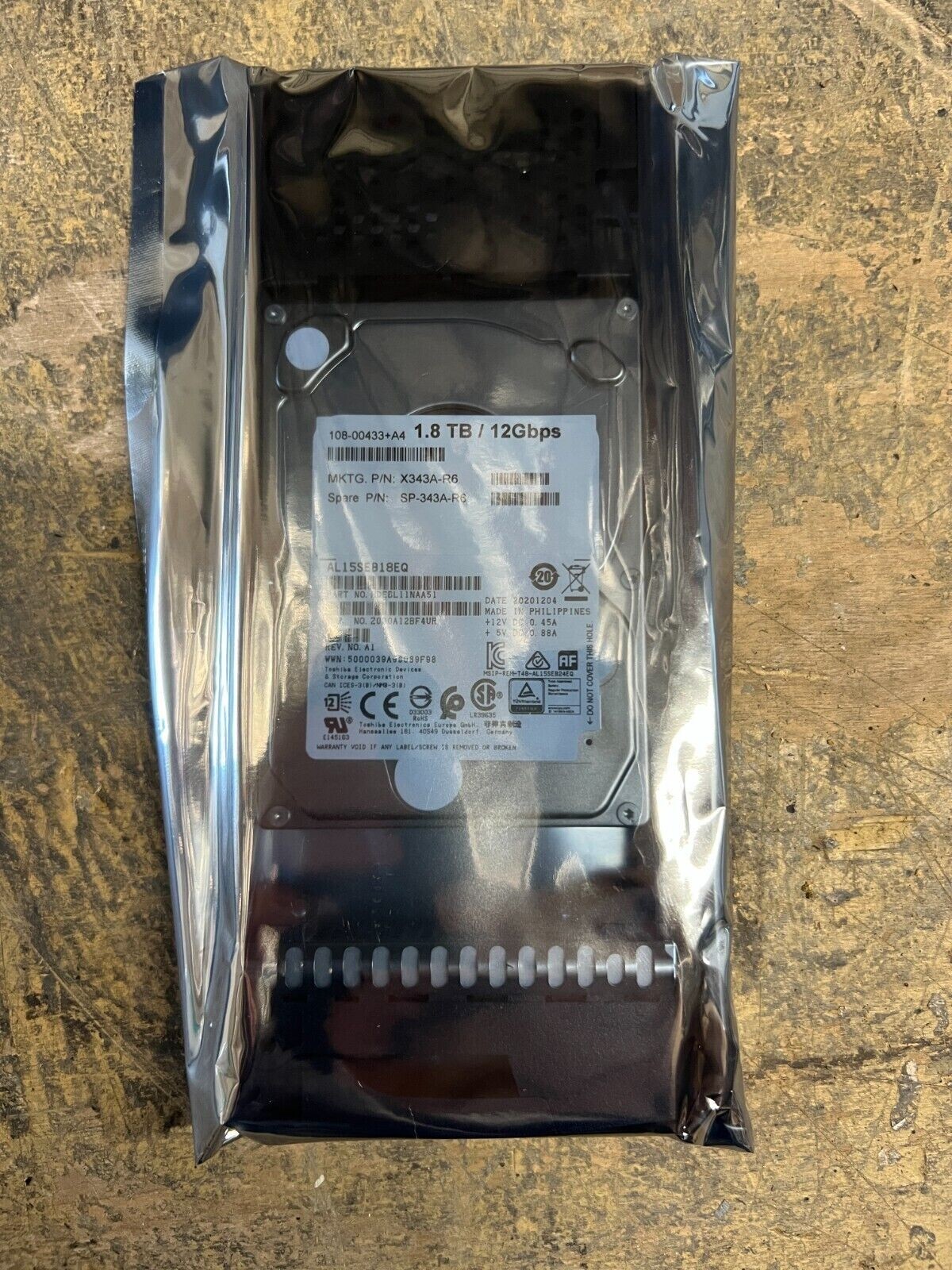 NetApp X343A-R6 1.8T 10K 12Gbps SAS 2.5" HDD Hard Drive 108-00433 DS224C