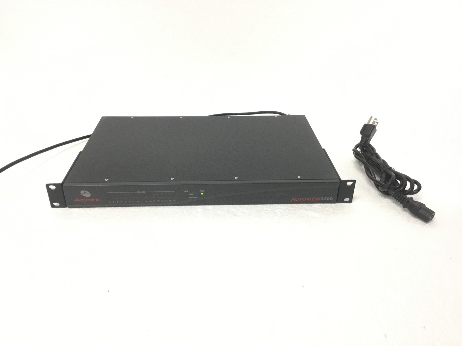 Avocent AutoView 3200 AV3200 16-Port digital KVM Switch W/Ears  QTY