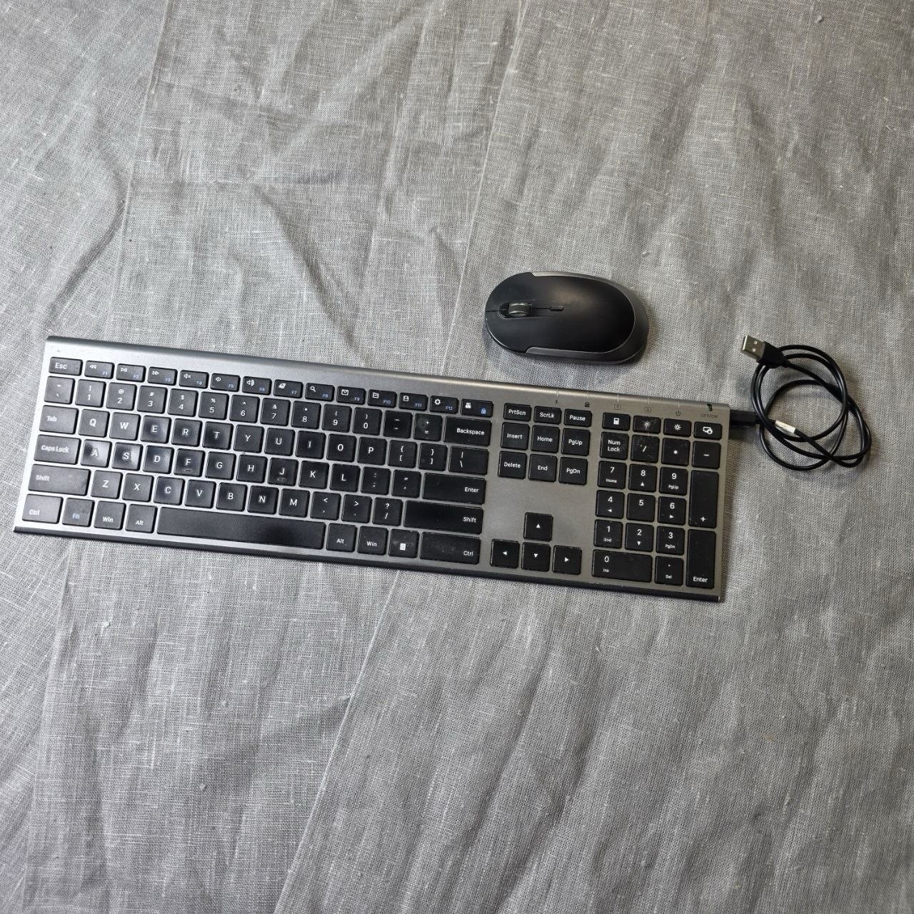 VssoPlor Wireless Keyboard and Mouse Set