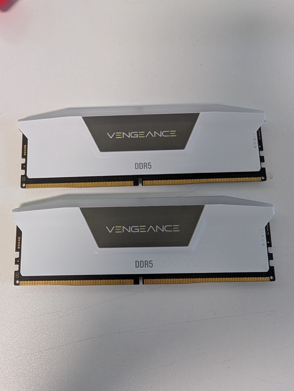 Corsair Vengeance RGB 32GB 2x16GB DDR5 5600 CL36 Intel XMP White