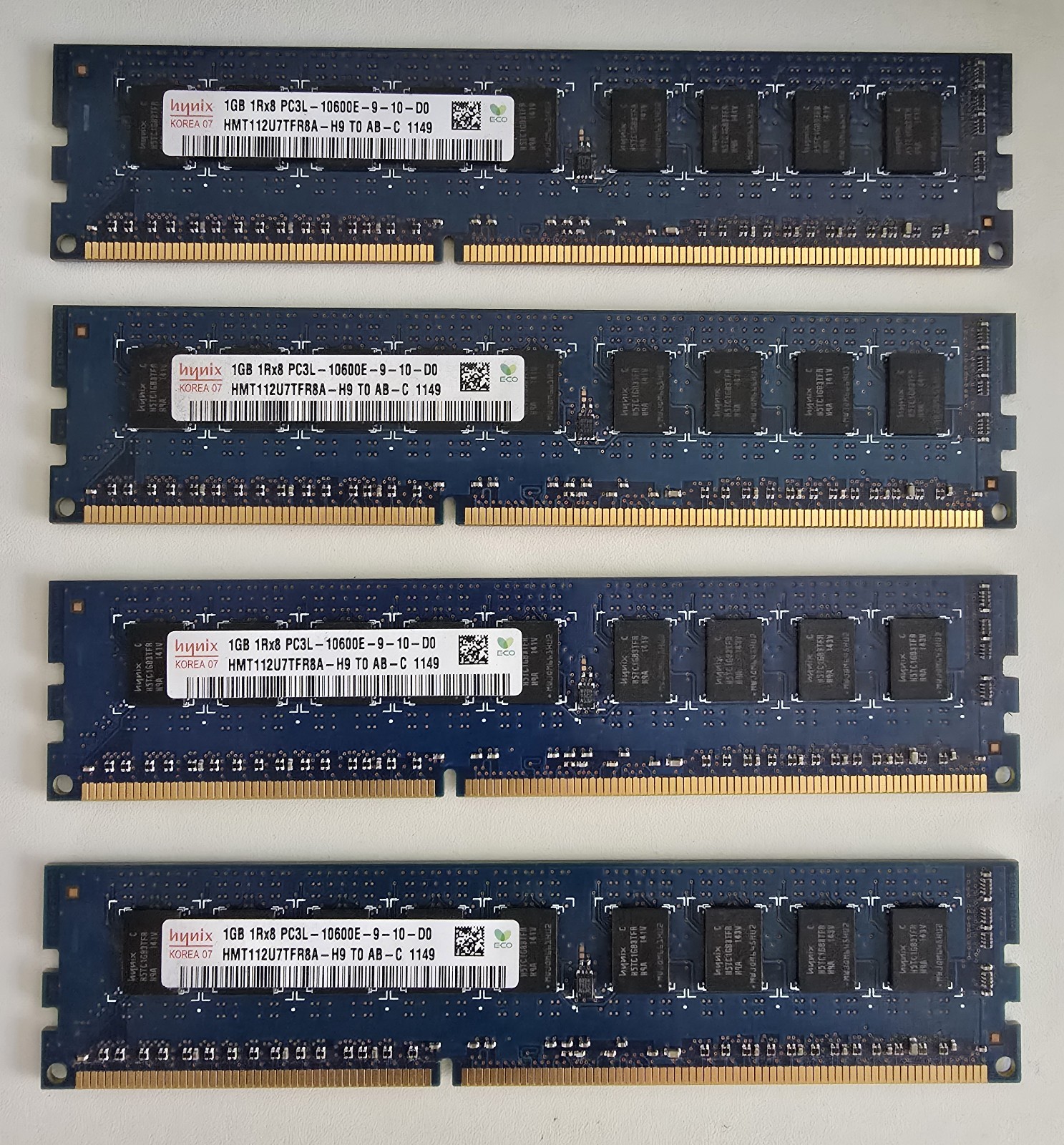 Hynix 1 GB DIMM 1333 MHz DDR3 SDRAM Memory (HMT112U7TFR8A-H9) (total 4GB)