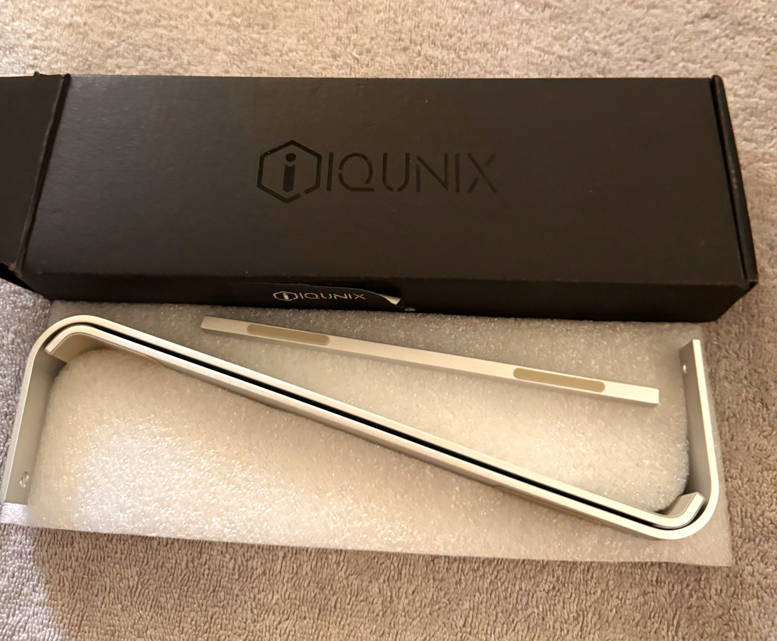 Iqunix Silver Aluminum Laptop Stand/Riser Universal Compatible