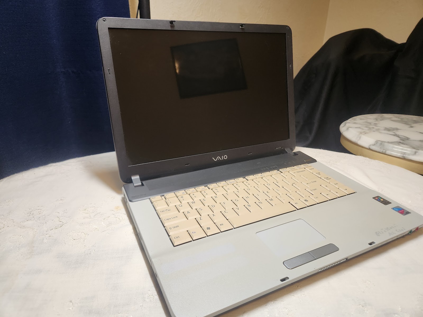 Sony VAIO VGN-FS790B 15.4" Laptop Intel Pentium 1GB RAM 40GB HDD Windows XP