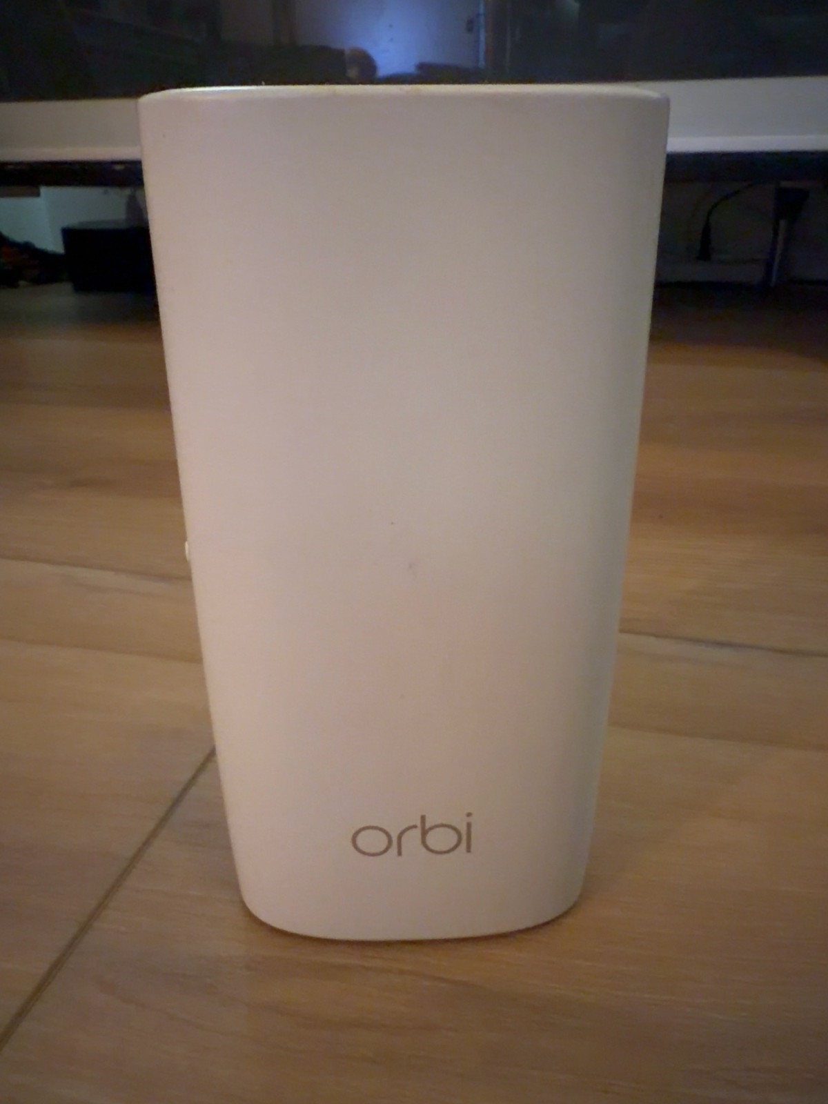 NETGEAR Orbi RBW30 AC2200 Tri-Band WiFi Mesh Wall Plug Satellite Extender