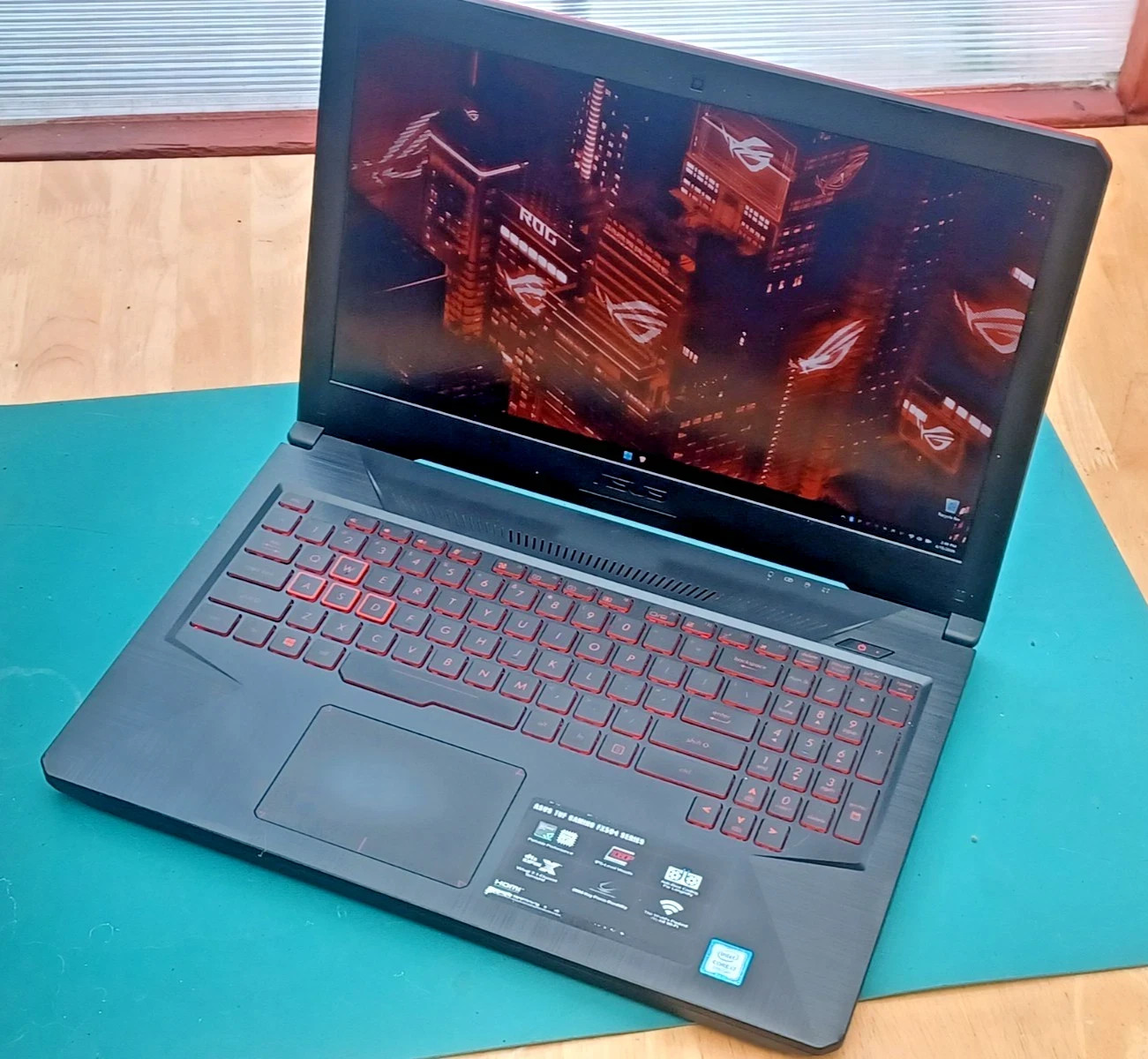 ASUS TUF FX504G 15.6 (500 GB HDD + 128 GB SSD) Core i5 8th Gen, Win 11 Lite