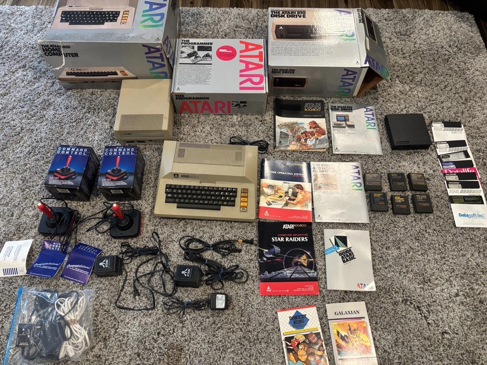 Atari 800 48K Computer Atari 810 Disk Drive (Boxed) + 2 Wico Joysticks Games Lot