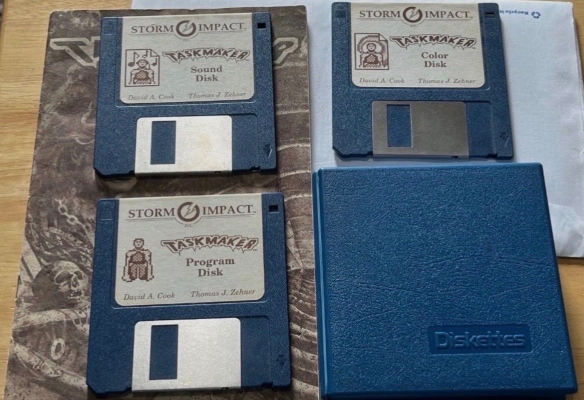 Taskmaker & Spectre Supreme Apple Mac Classic Vintage Disks + Manuals