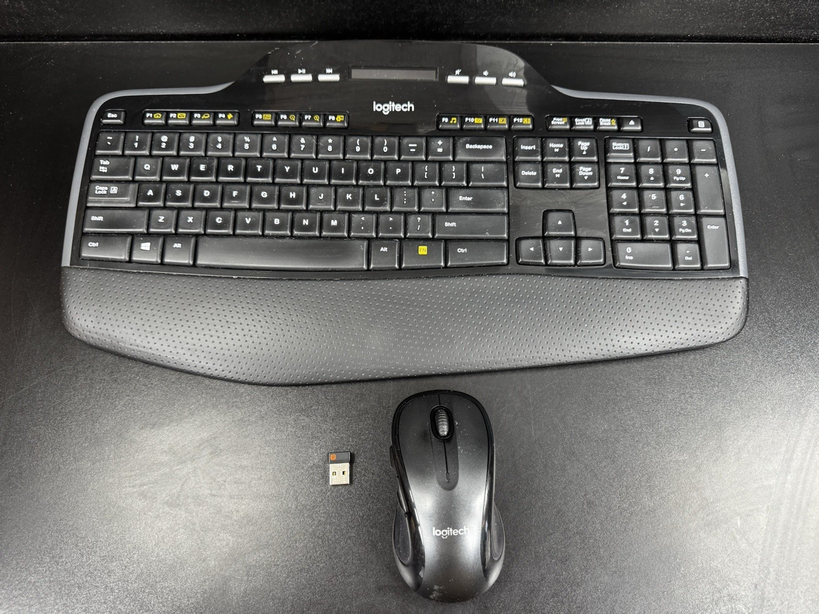 Logitech MK710 Wireless Keyboard & M510 Mouse Combo Display Full-Size USB Dongle