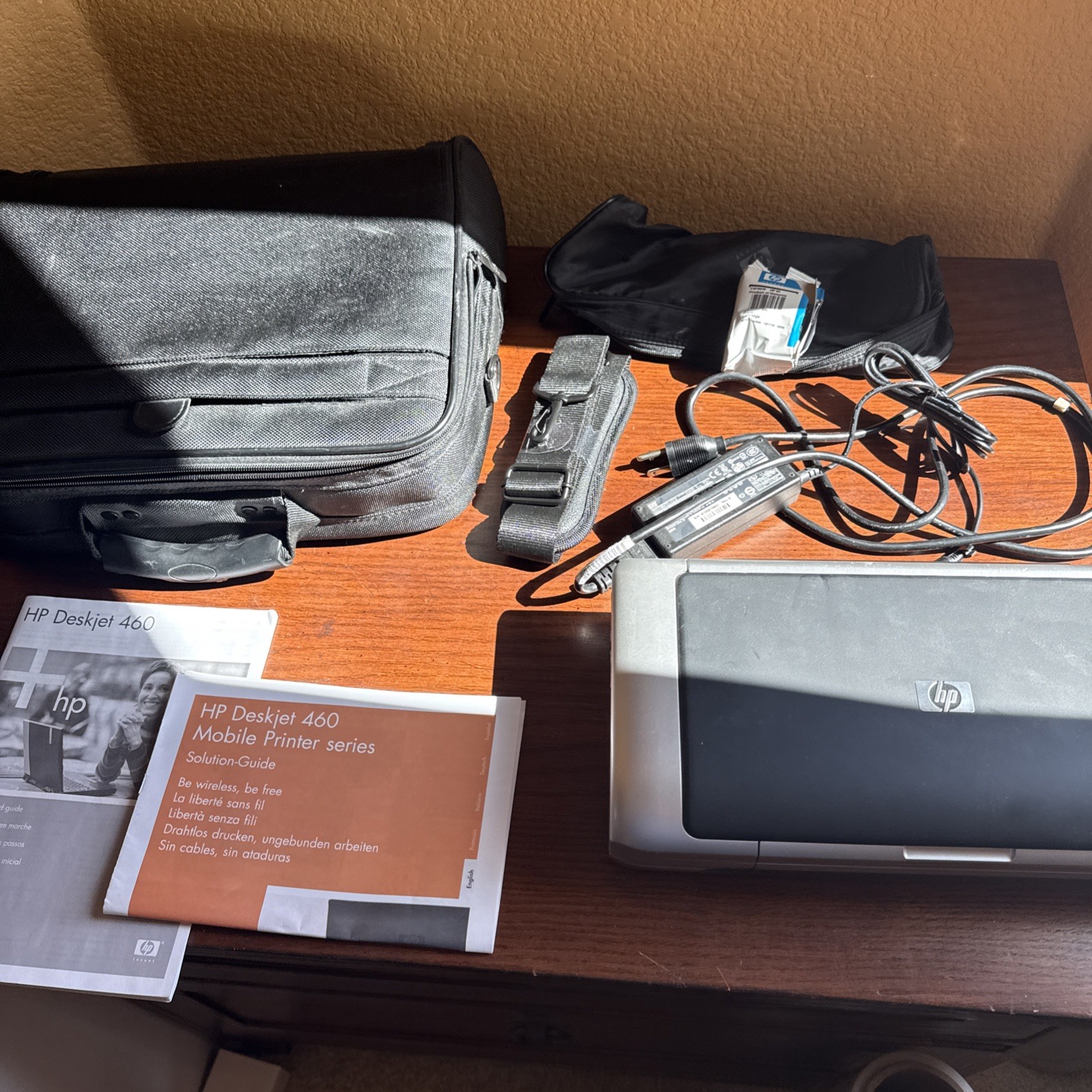 HP Deskjet 460 Portable Inkjet Mobile Printer AC Adaptor & Original Bag Manuals