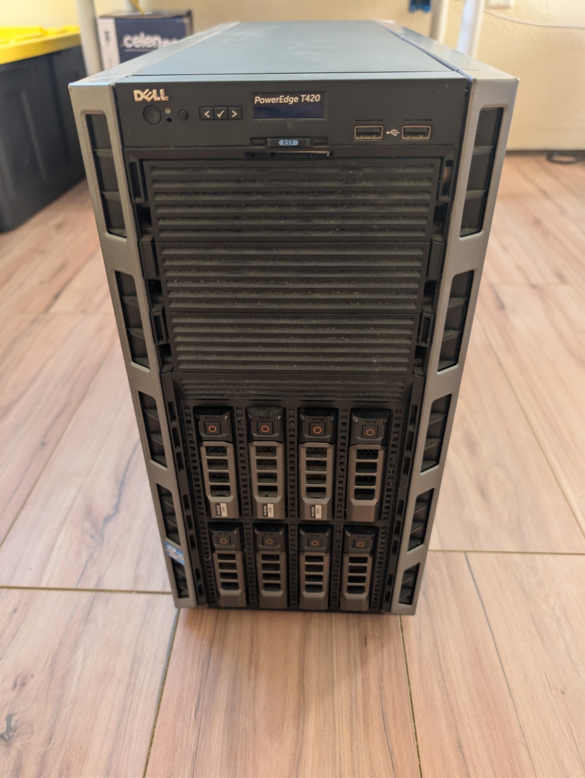 Dell Poweredge T420 20 cores 192GB RAM 2x E5-2670 v2 10gbe / H710 / 2x750w