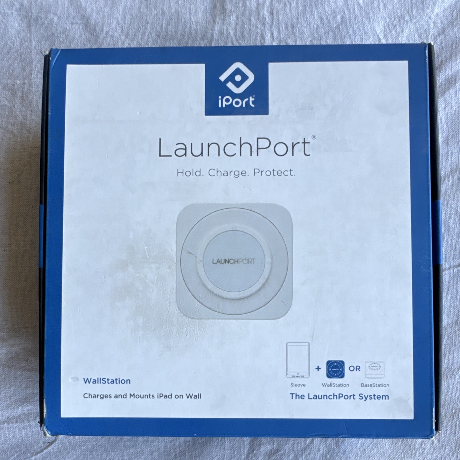 iPort LaunchPort Wallstation White 70142 iPad Charger Mount