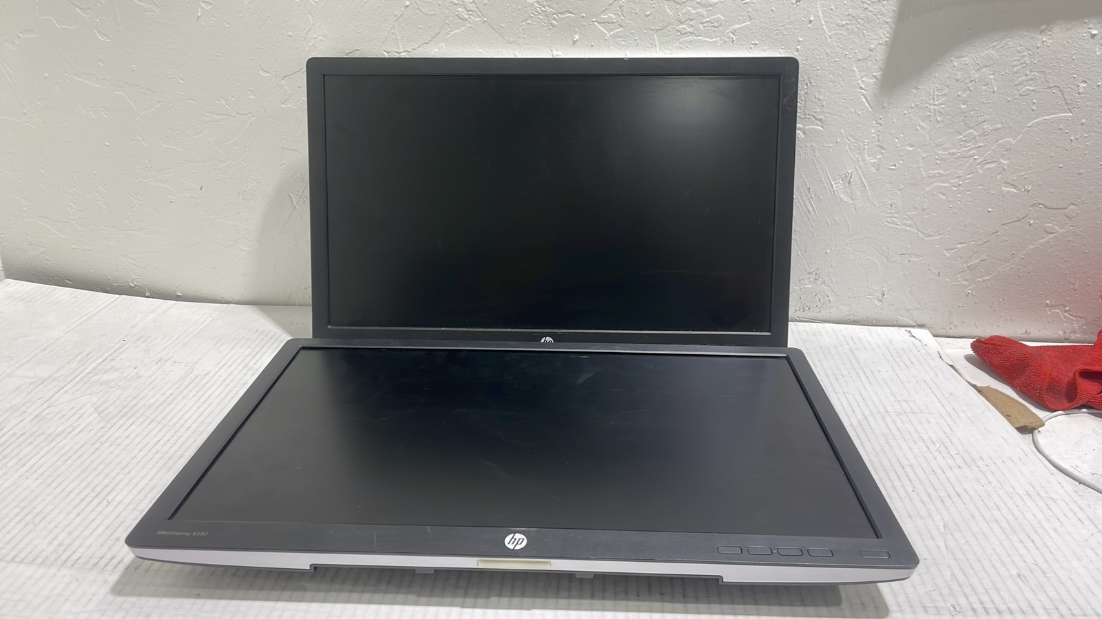 HP EliteDisplay E232 2017 23 in Monitor FHD 1080p IPS Widescreen Lot of 2
