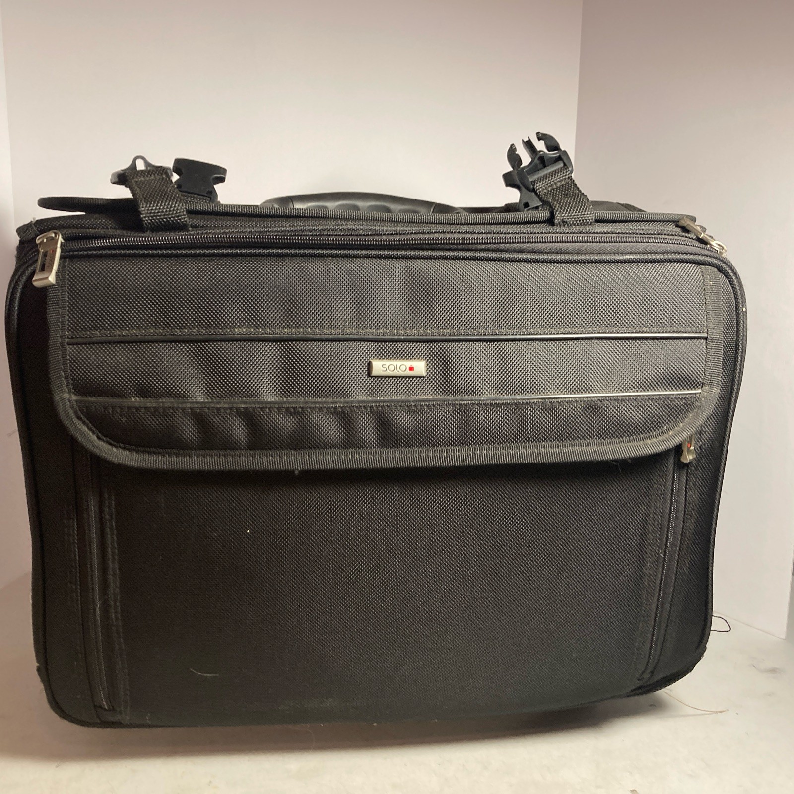 Solo Classic Rolling Computer Catalog File Case 18" x 8" x 15" Wheels Handle