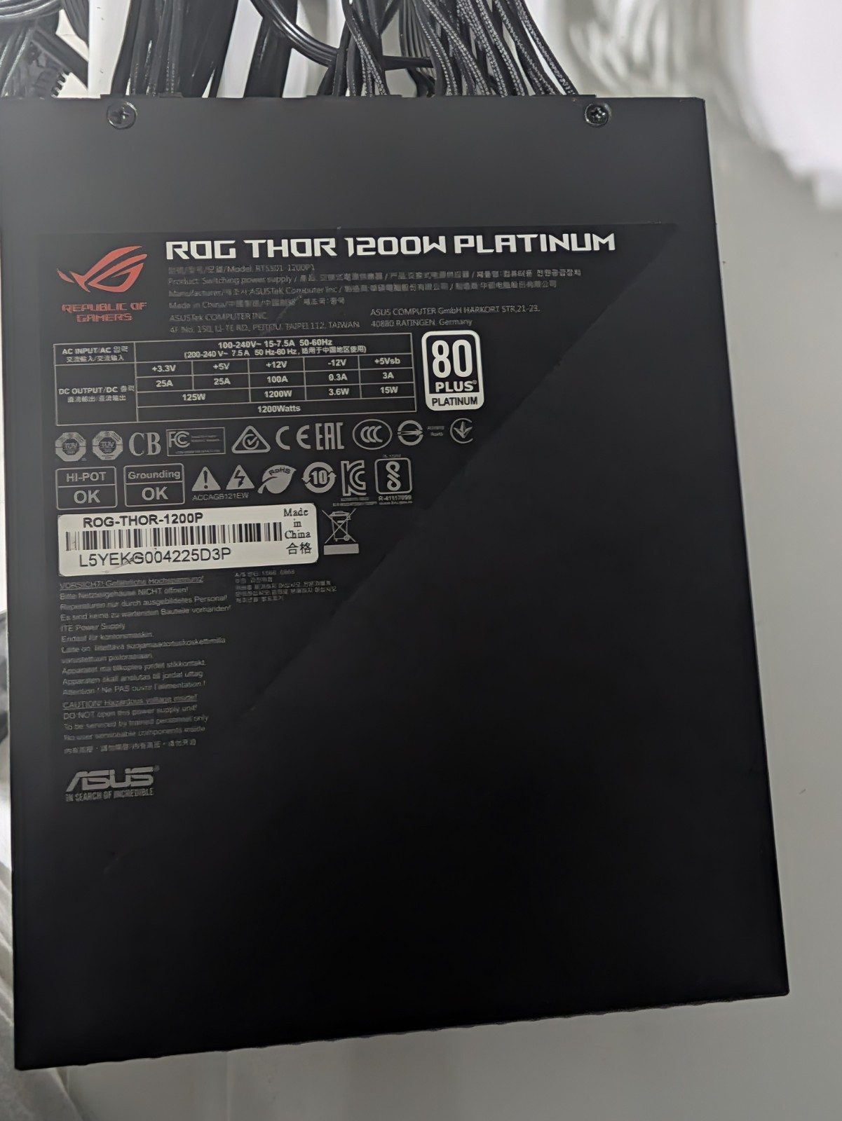 ASUS ROG-THOR-1200P Power Supply 80+ Platinum, 1200W, Fully Modular
