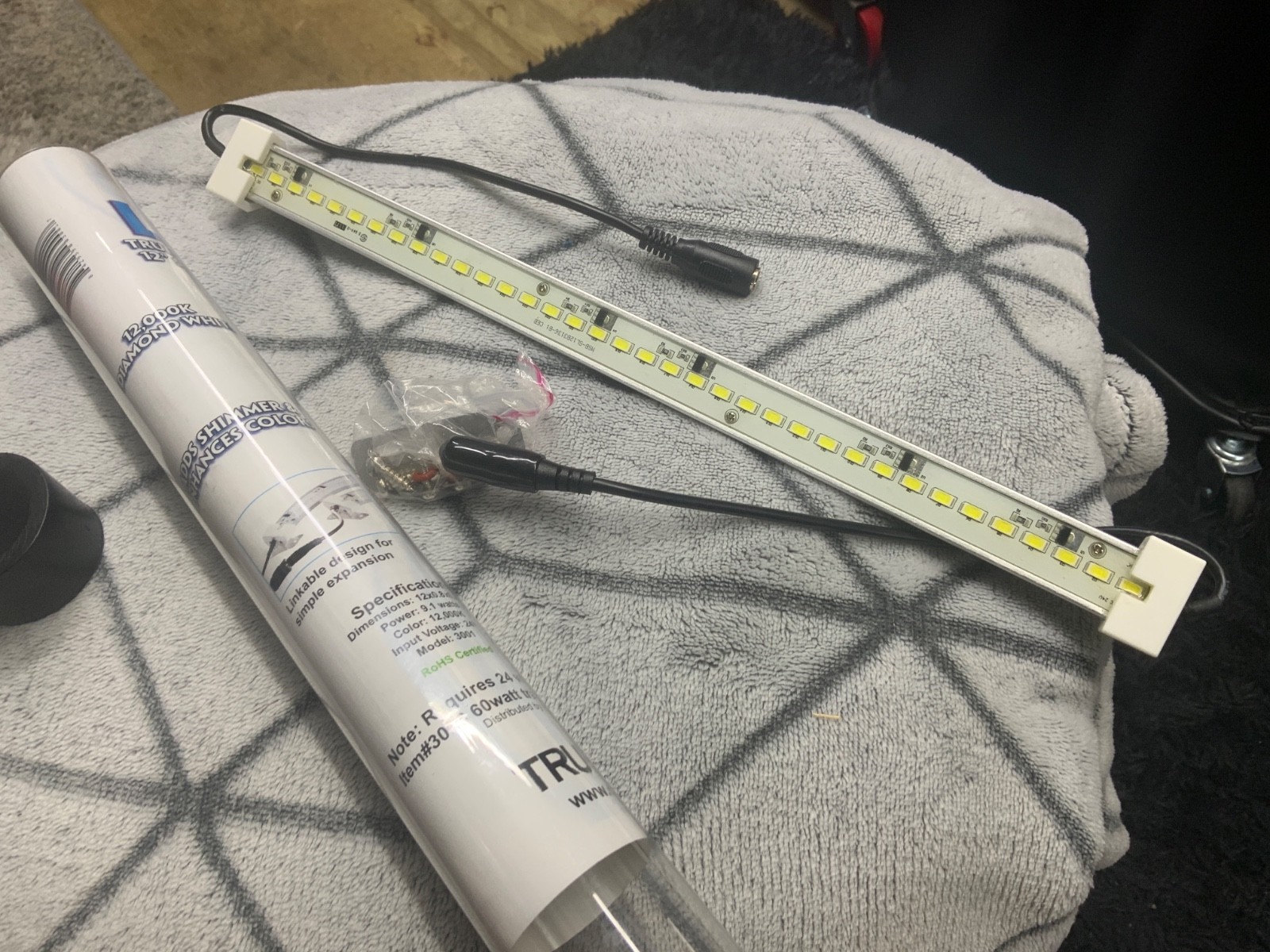 Current USA TrueLumen Pro LED Striplights 12k diamond white 12”