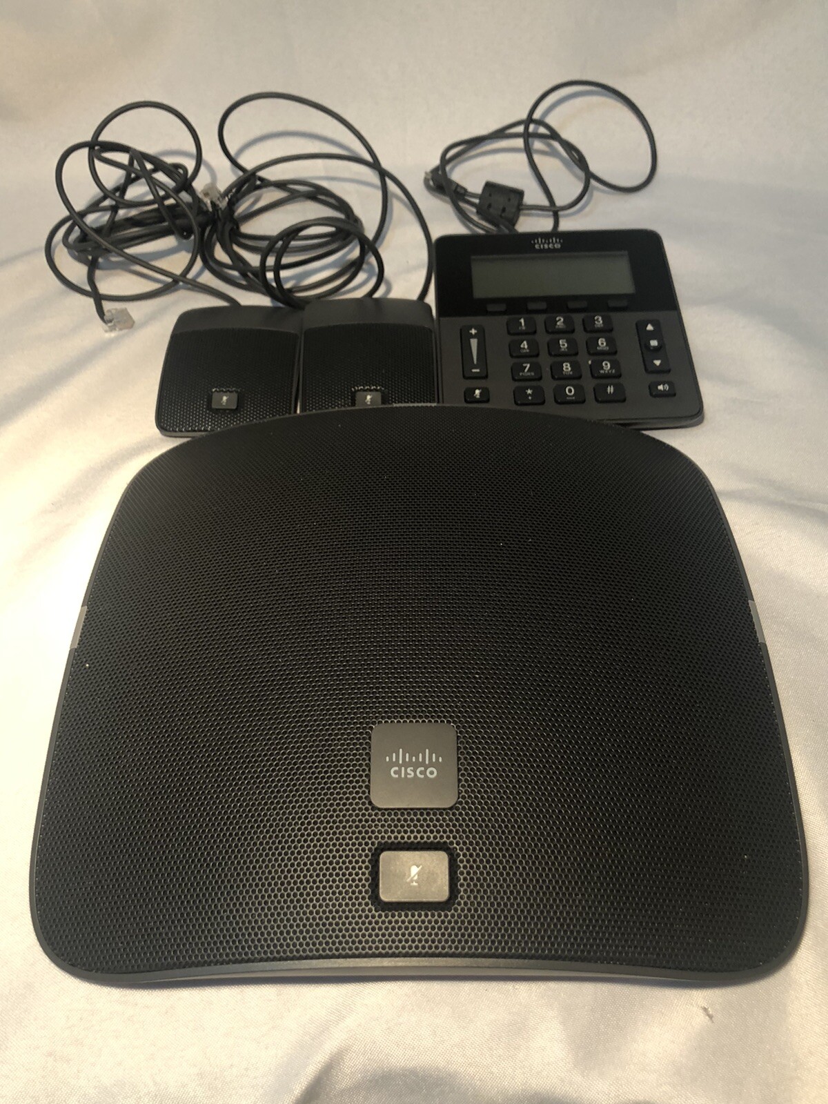 Cisco CP-8831-K9 Unified IP Conference Phone Base w/ CP-8831-DCU-S 2x MIC-WIREDs