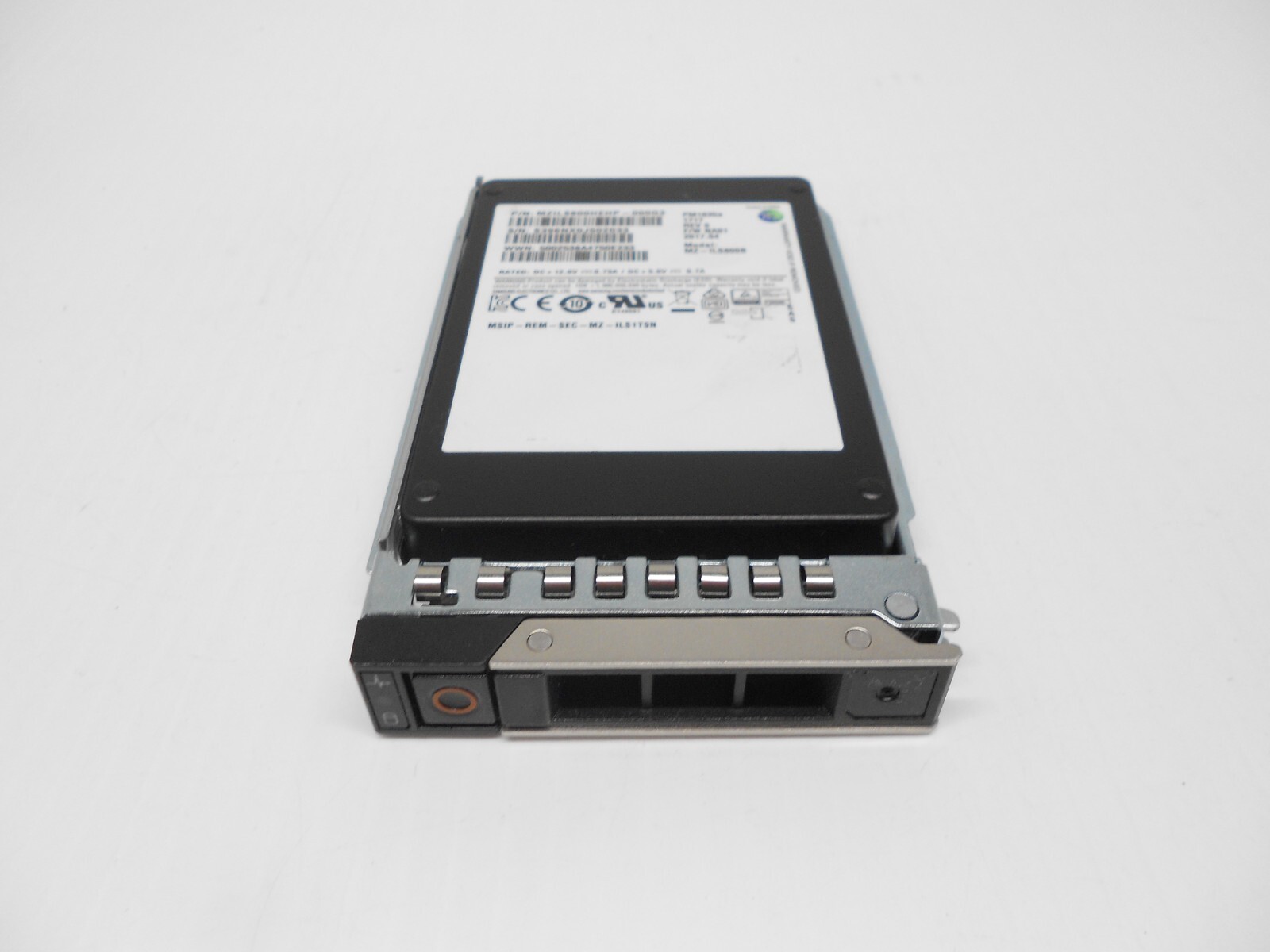 960GB SSD SAS 2.5" 12G SERVER HARD DRIVE For Dell R440 R540 R640 R740 R740XD