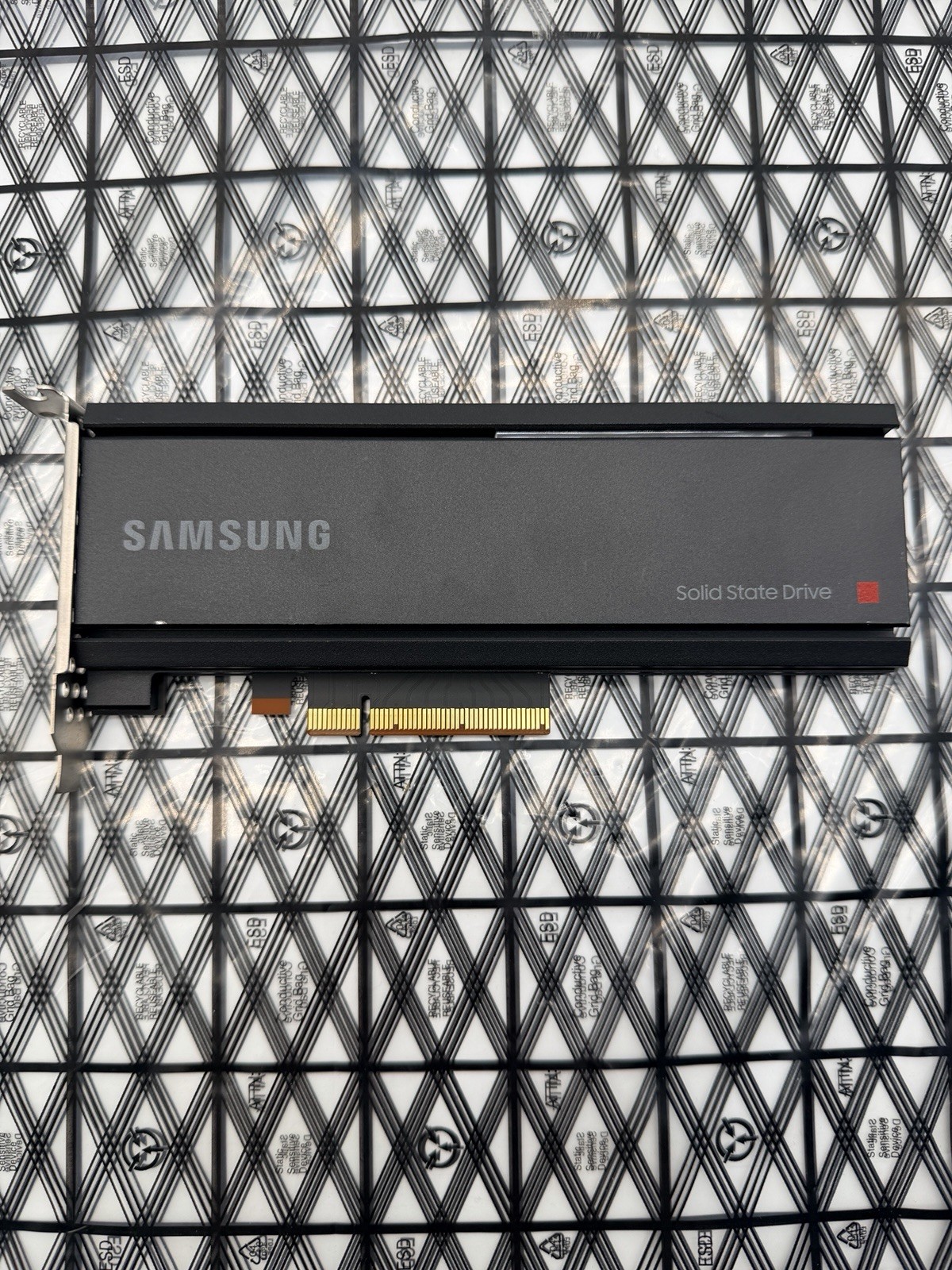 Samsung PM1735 1.6TB NVMe HHHL AIC Enterprise SSD MZPLJ1T6HBJR-00AH3 80% Health