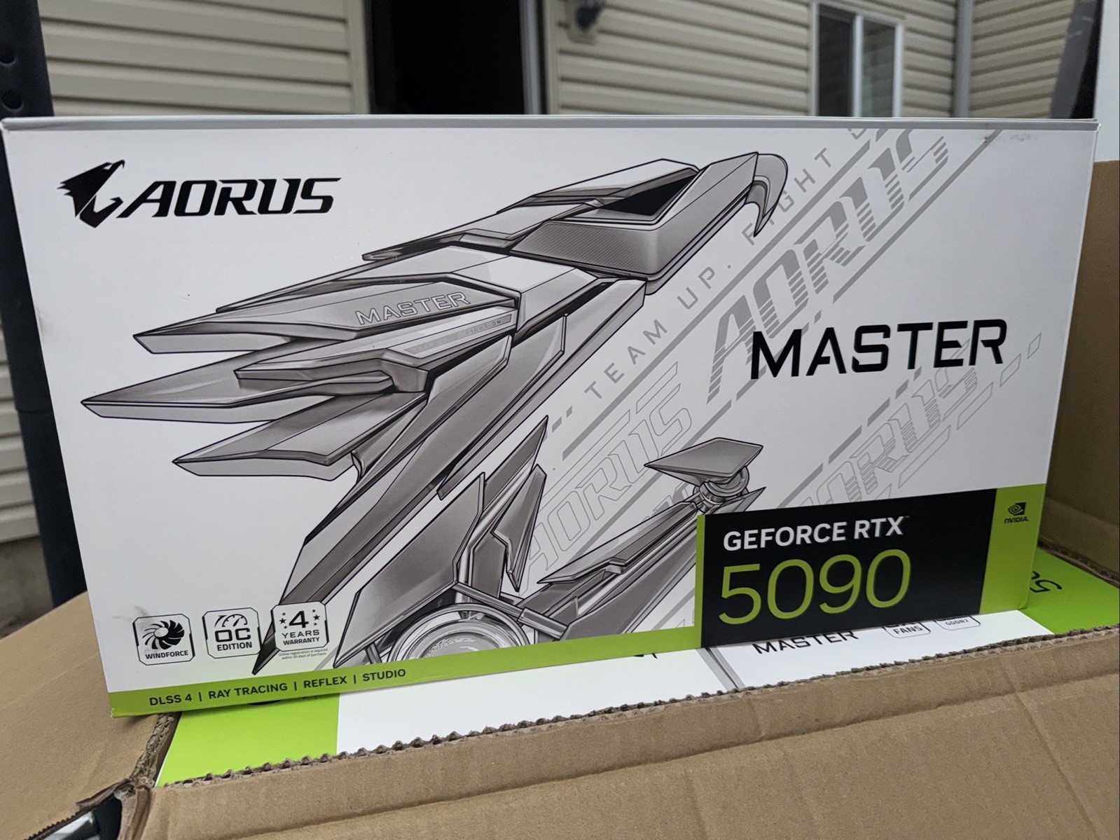 (For Parts) GIGABYTE RTX 5090 Aorus Master ICE 32GB No Core & VRAM With Box