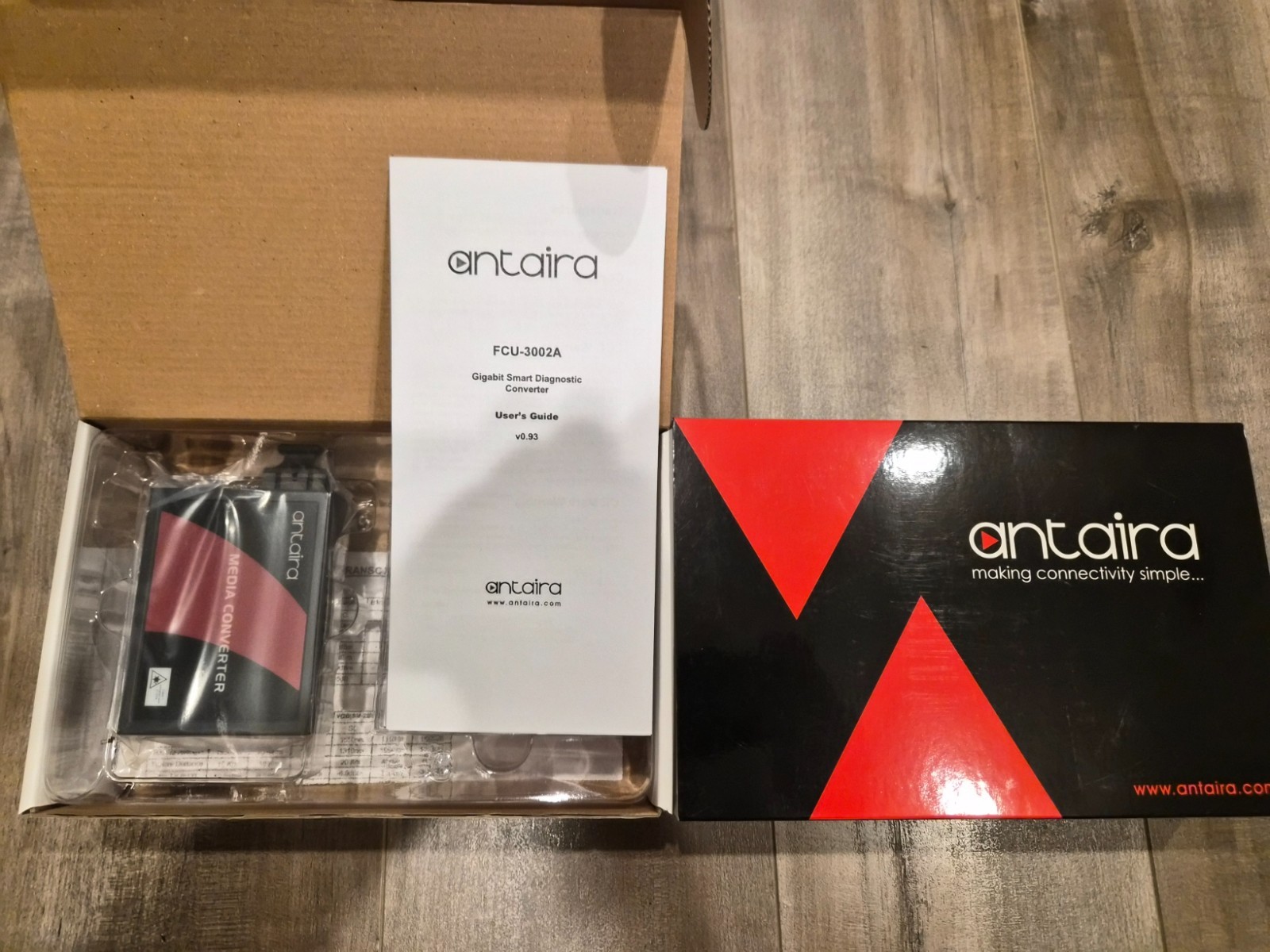 * NEW Antaira FCU-3002A-SC-S1 Gigabit Fiber Media Converter 10KM SC w/AC Adapter