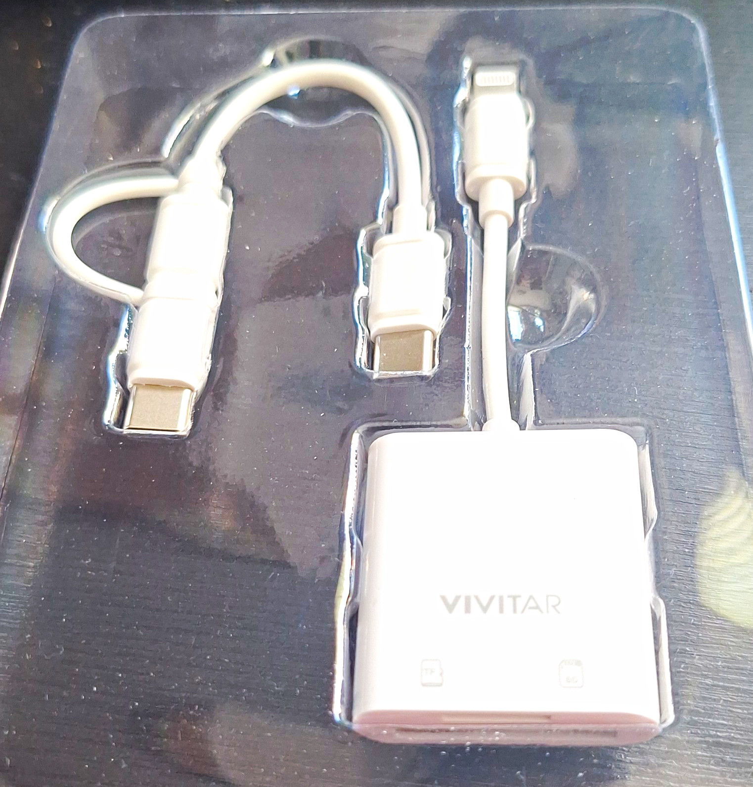 Vivitar SD/MicroSD Card Reader Lightning USB-C Micro USB MOV4016-WHT