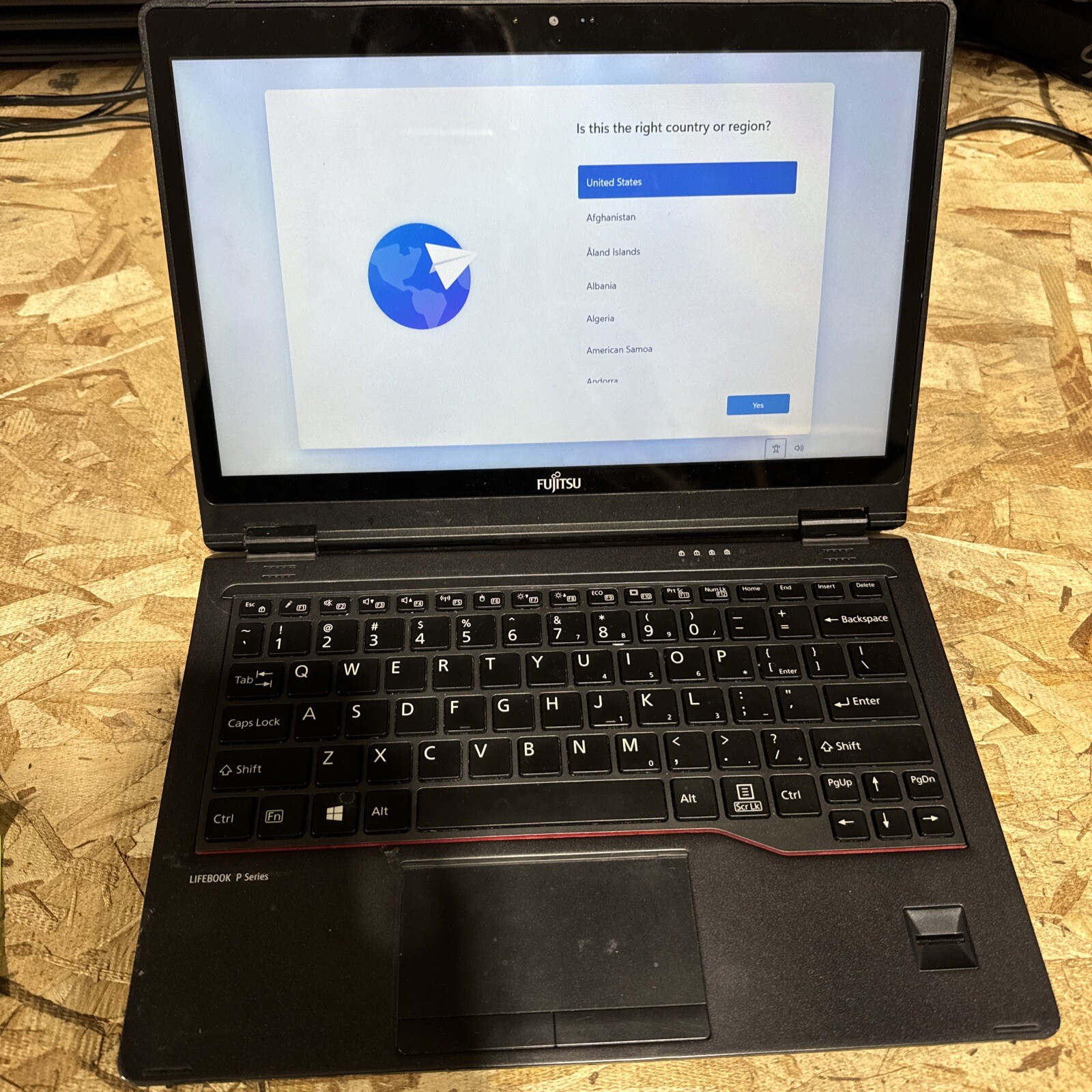 FUJITSU LIFEBOOK P728 12.5" TOUCHSCREEN | I3-7130U 1.60 GHZ | 4 GB Win 11 H101