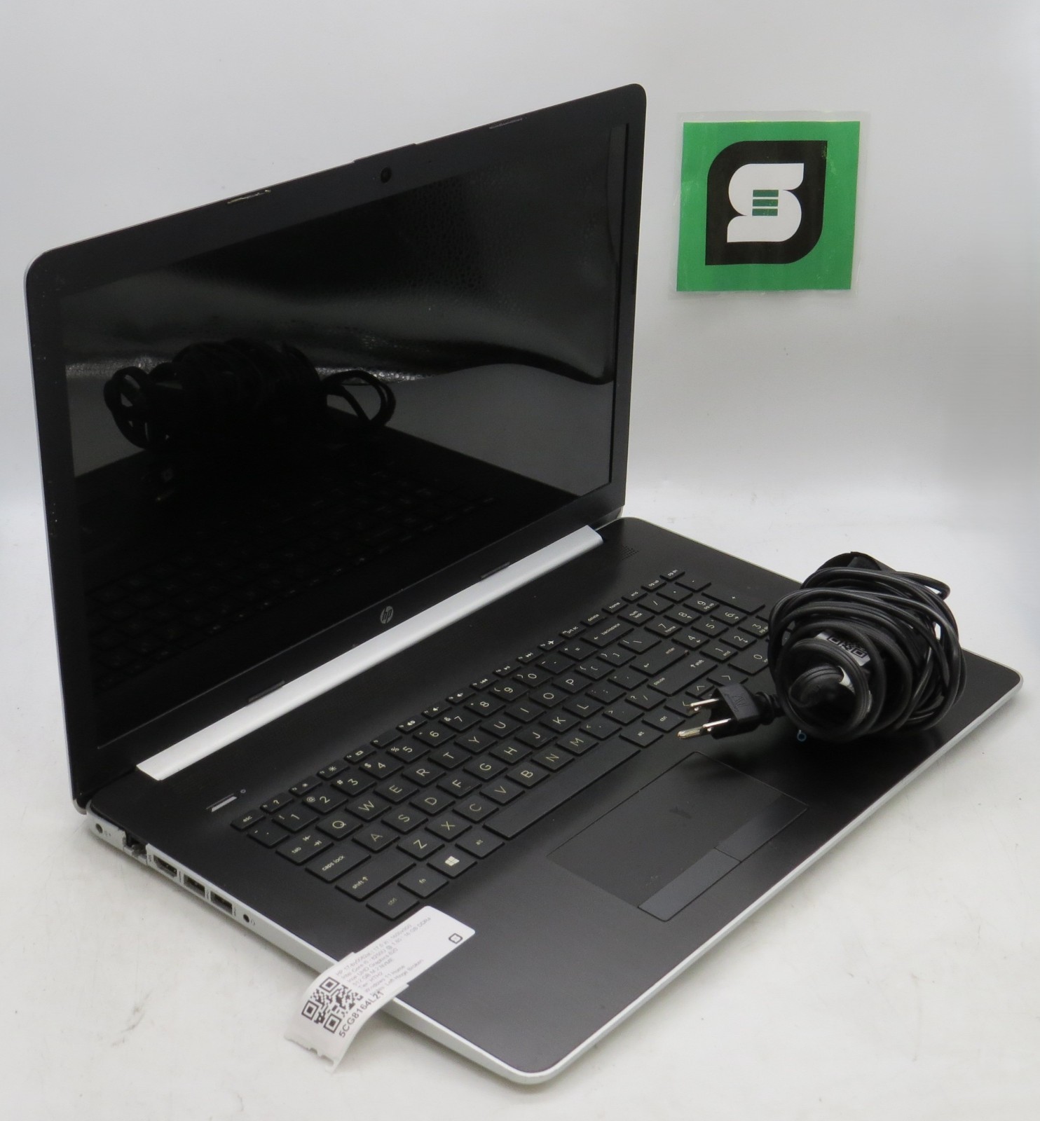 HP Notebook 17-by0062st i5-8250U 512GB NVME 16GB DDR4 Windows 11 Home *READ