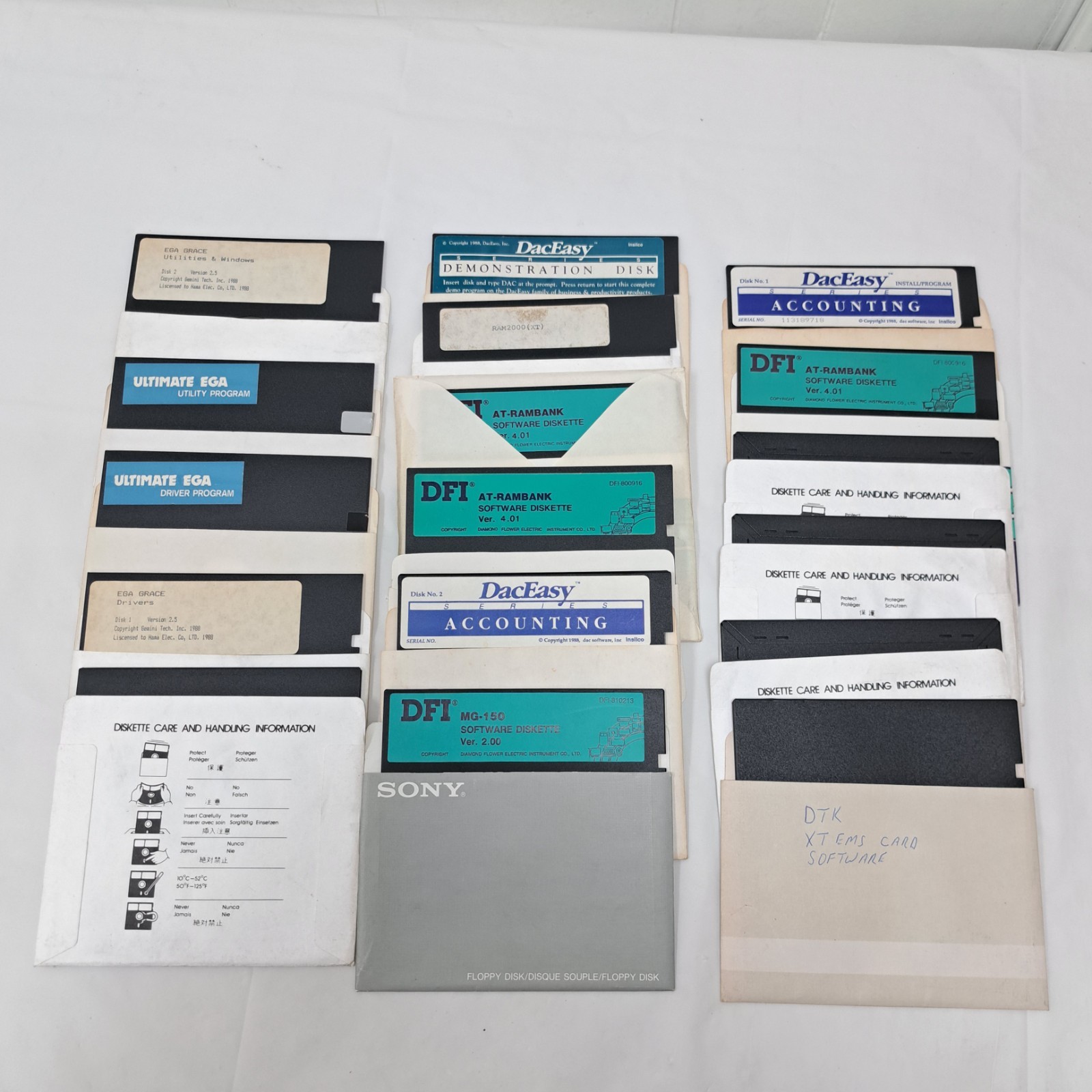 Mixed Lot Of 17 Vintage Diskettes Variety Brands Untested