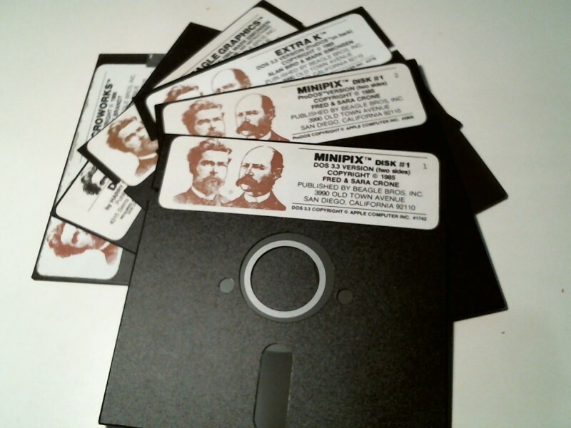 LOT of Beagle Bros Minipix Extra K Diskquik Macroworks DOS - 5.25" floppy disks