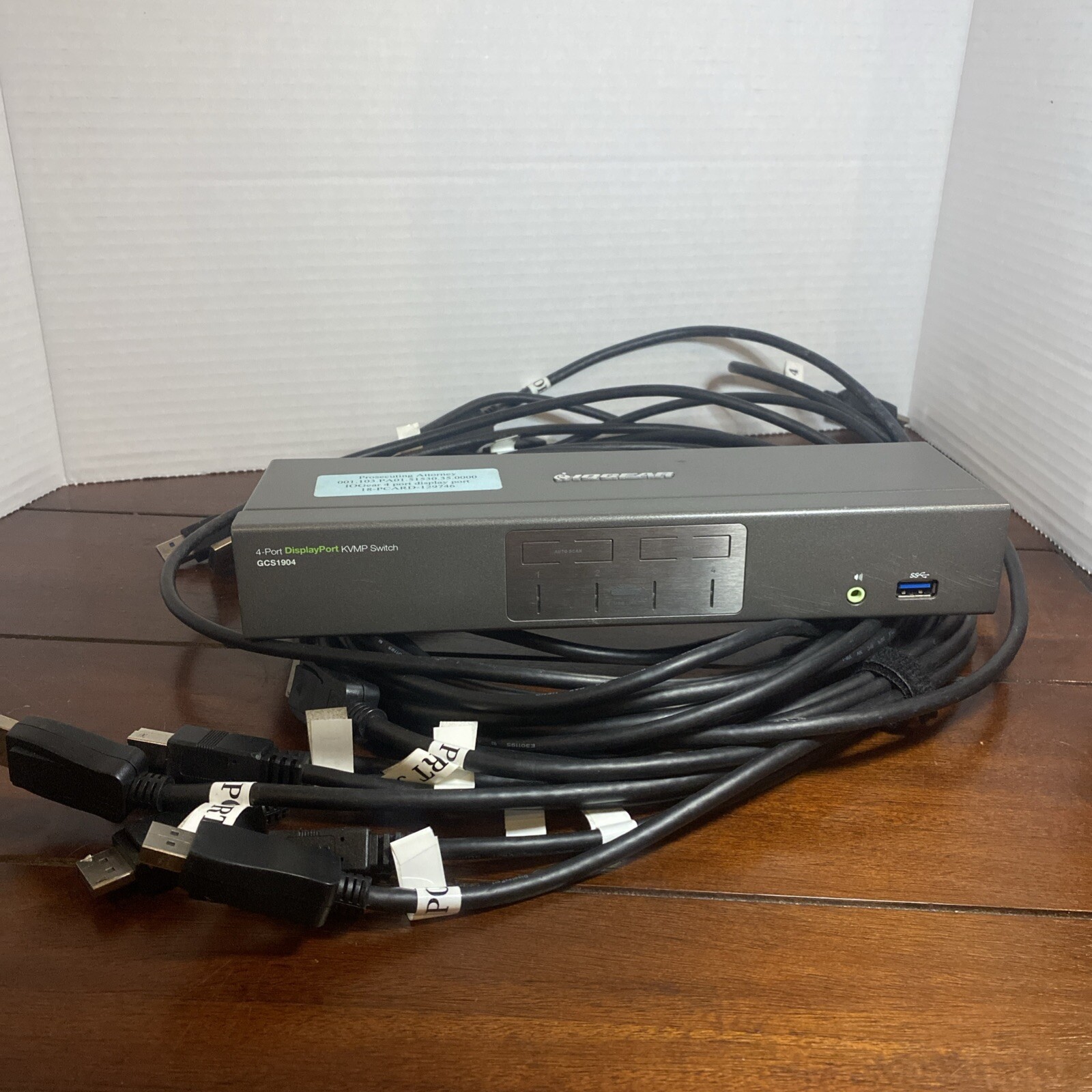 IOGEAR 4-Port DisplayPort KVMP Switch with USB 3.0 Hub W Cables No power Cable