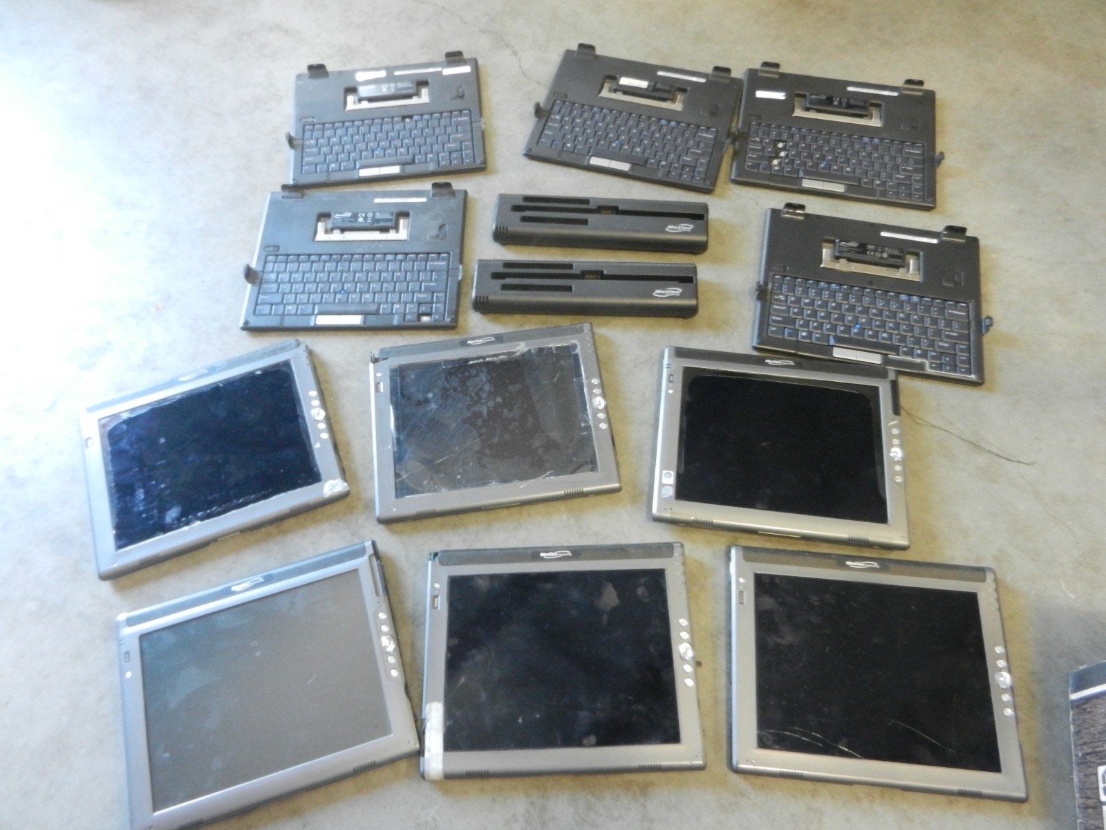 Bundle of  Motion Computing LE1700 LE1600 12" Tablets - battery charger KEYBOARD