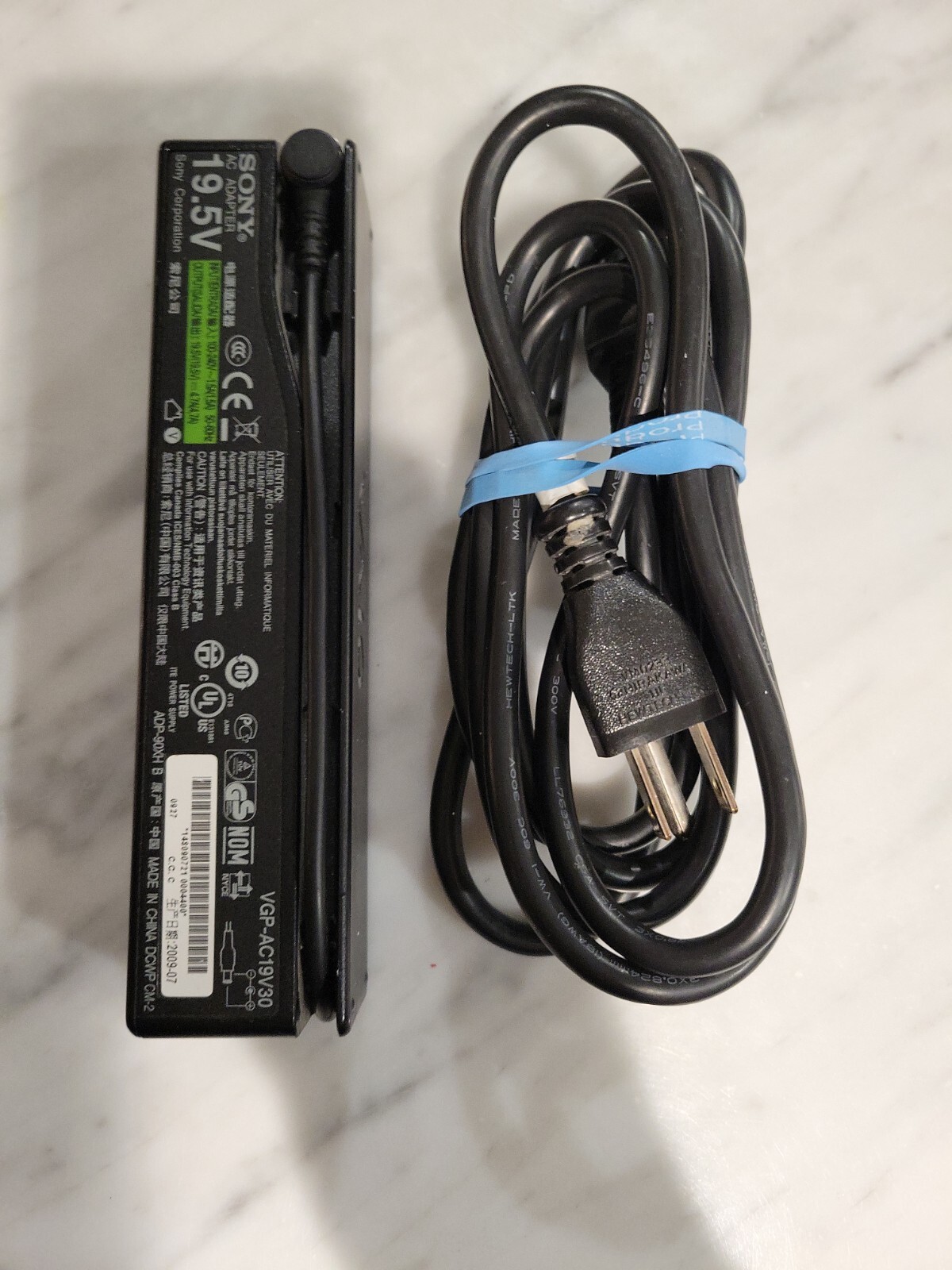 Original Genuine OEM Sony Vaio VGP-AC19V30 AC Adapter - used
