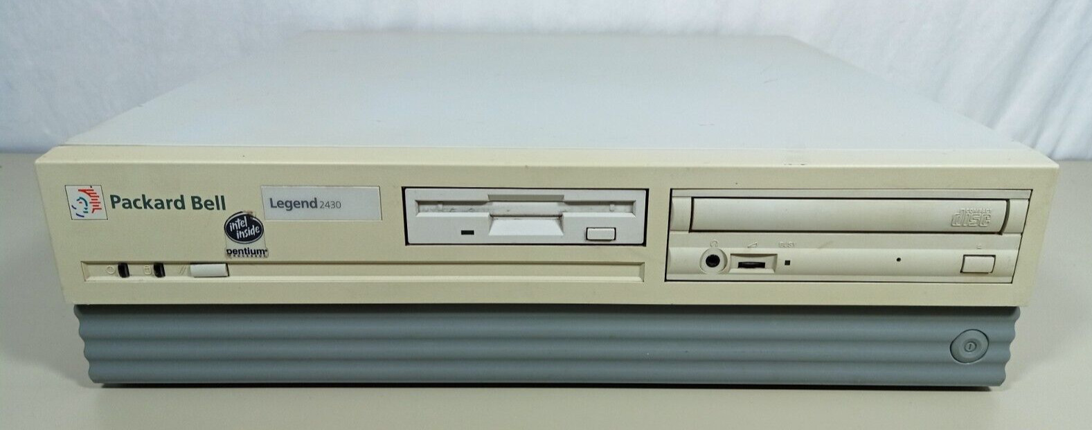 Vintage Packard Bell Legend 2430 A940-3X3A Windows 98 16MB RAM 600MB HDD 75MHz