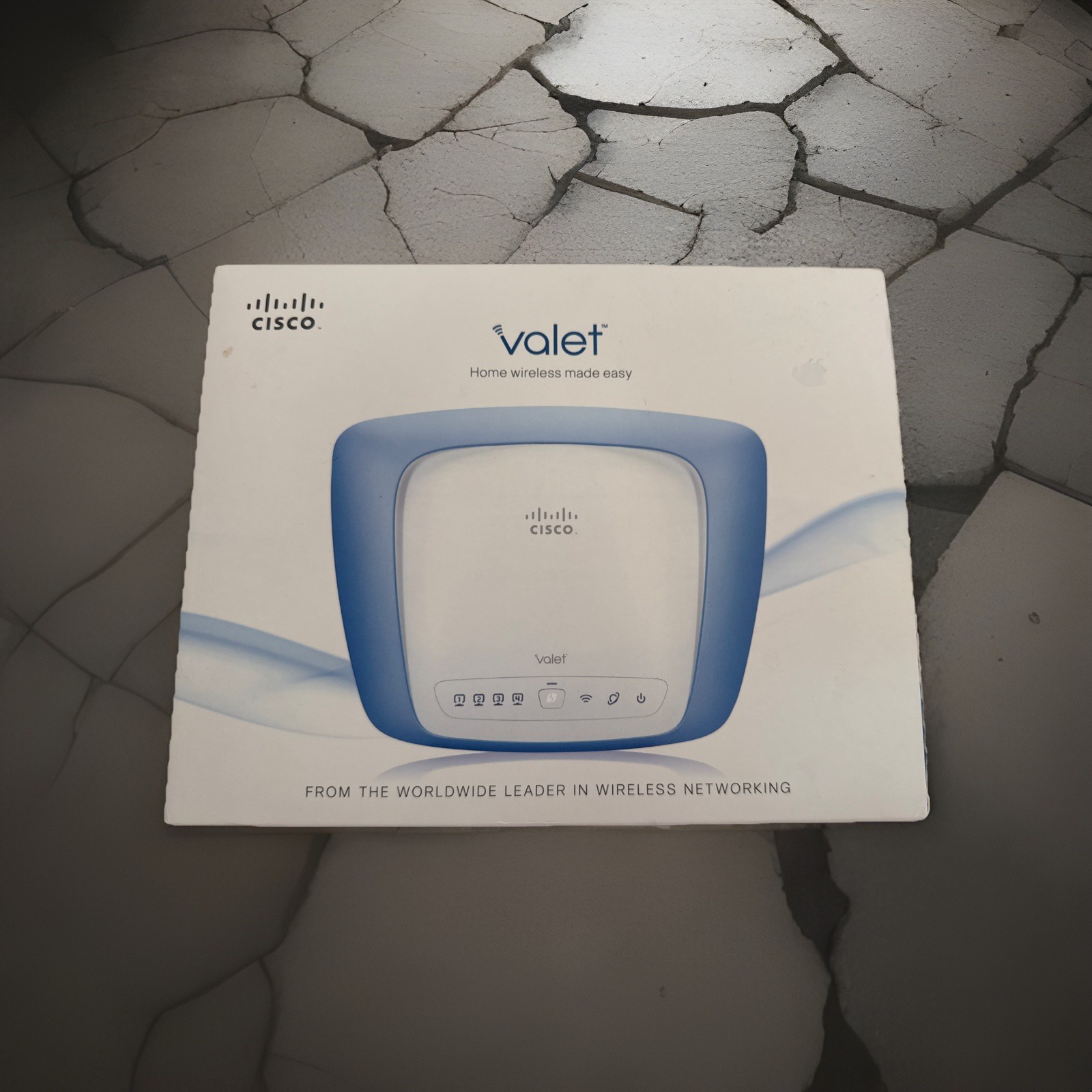 Brand New Linksys Valet M10 300 Mbps 4-Port 10/100 Wireless N Router by Cisco