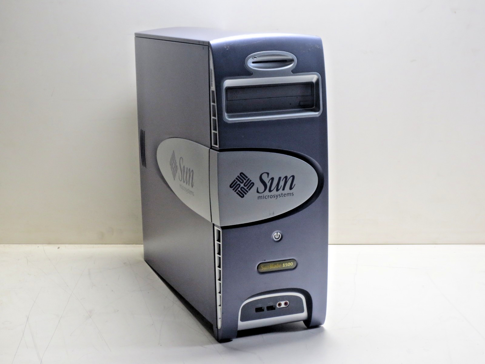 Sun Microsystems Sun Blade 1500 Silver 1.5GHz UltraSPARC 1GB RAM DVD 1100T No HD