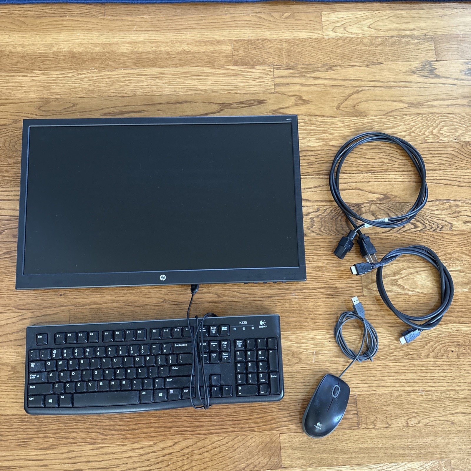 Computer monitor hp n223 (21.5 inchs) bundle - great condition