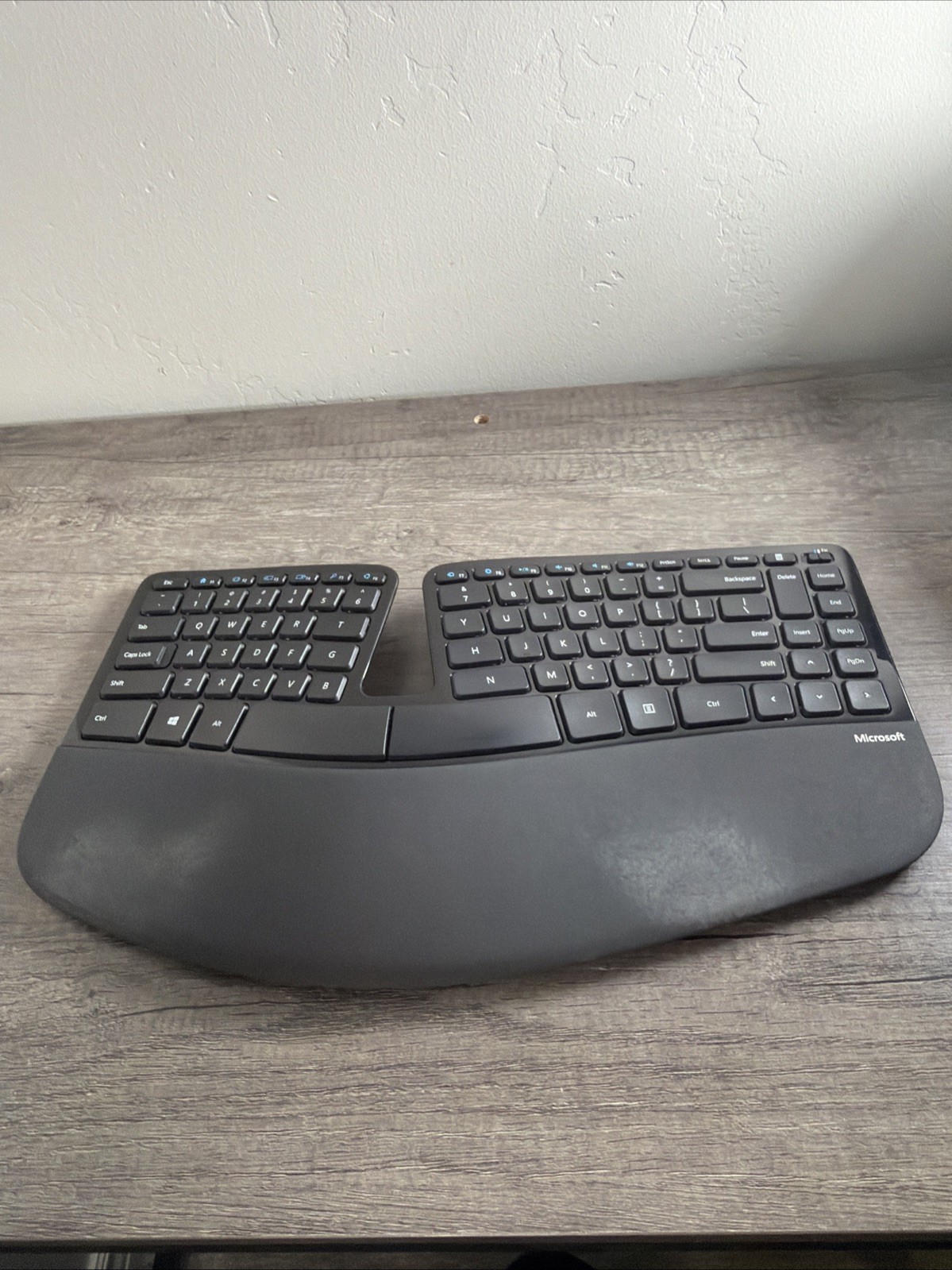 Microsoft Sculpt Ergonomic Wireless Keyboard Model 1559 /w USB Dongle Tested