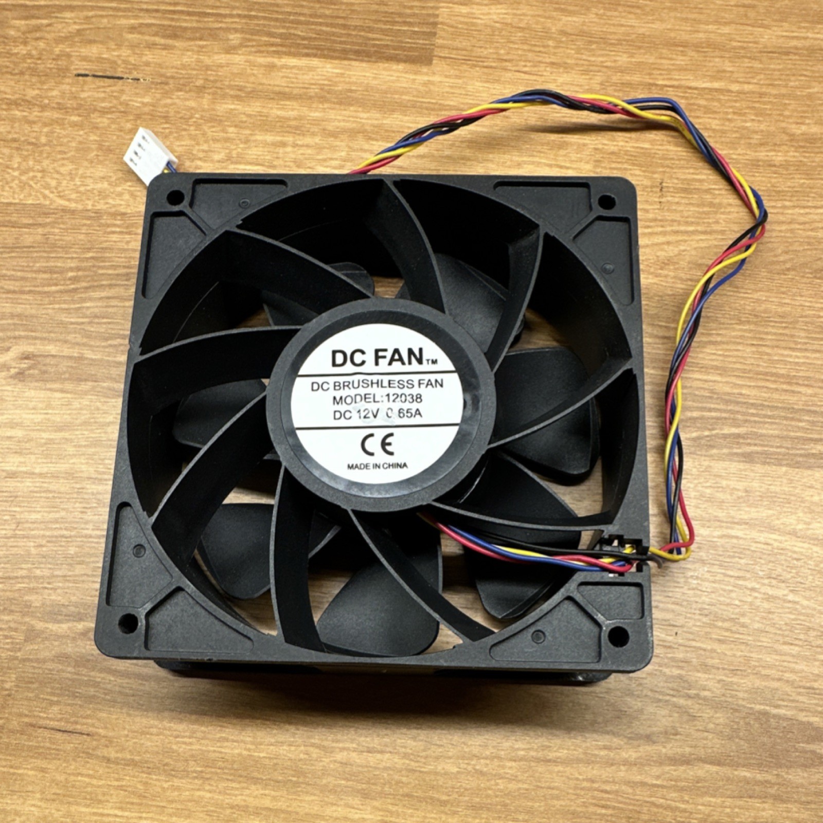 12038 120mm DC 12V 0.65A Brushless Cooling Fan 4-Wire 4-Pin 120x120x38mm