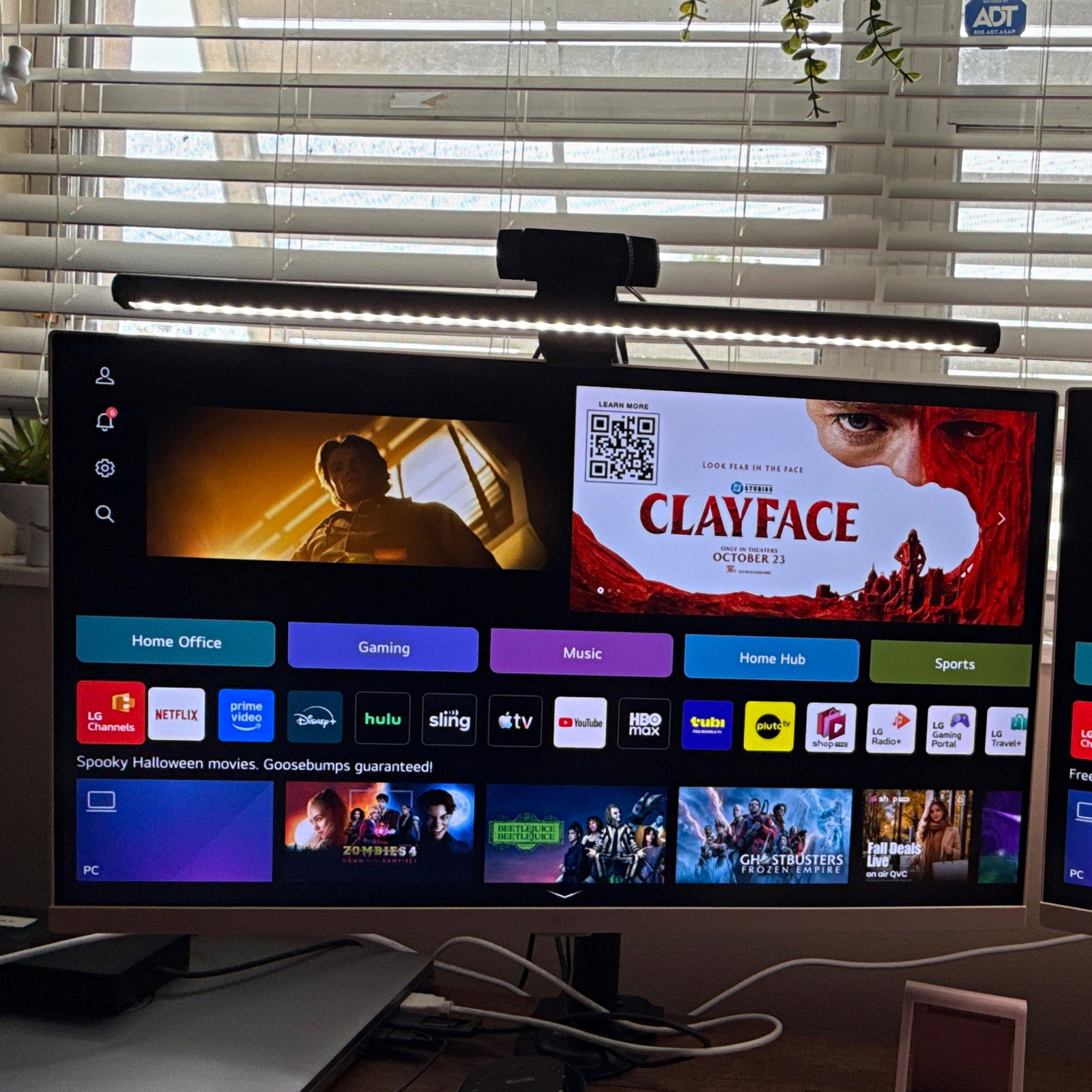 LG Smart Monitor 32 in Black LCD FHD 1920x1080 60Hz 5ms HDMI 16:9