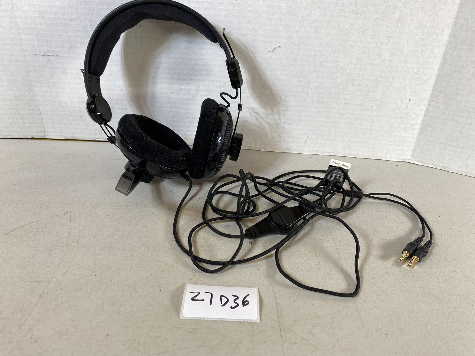 Razer Carcharias Black gaming Headset headphones PC video game over ear 27D36