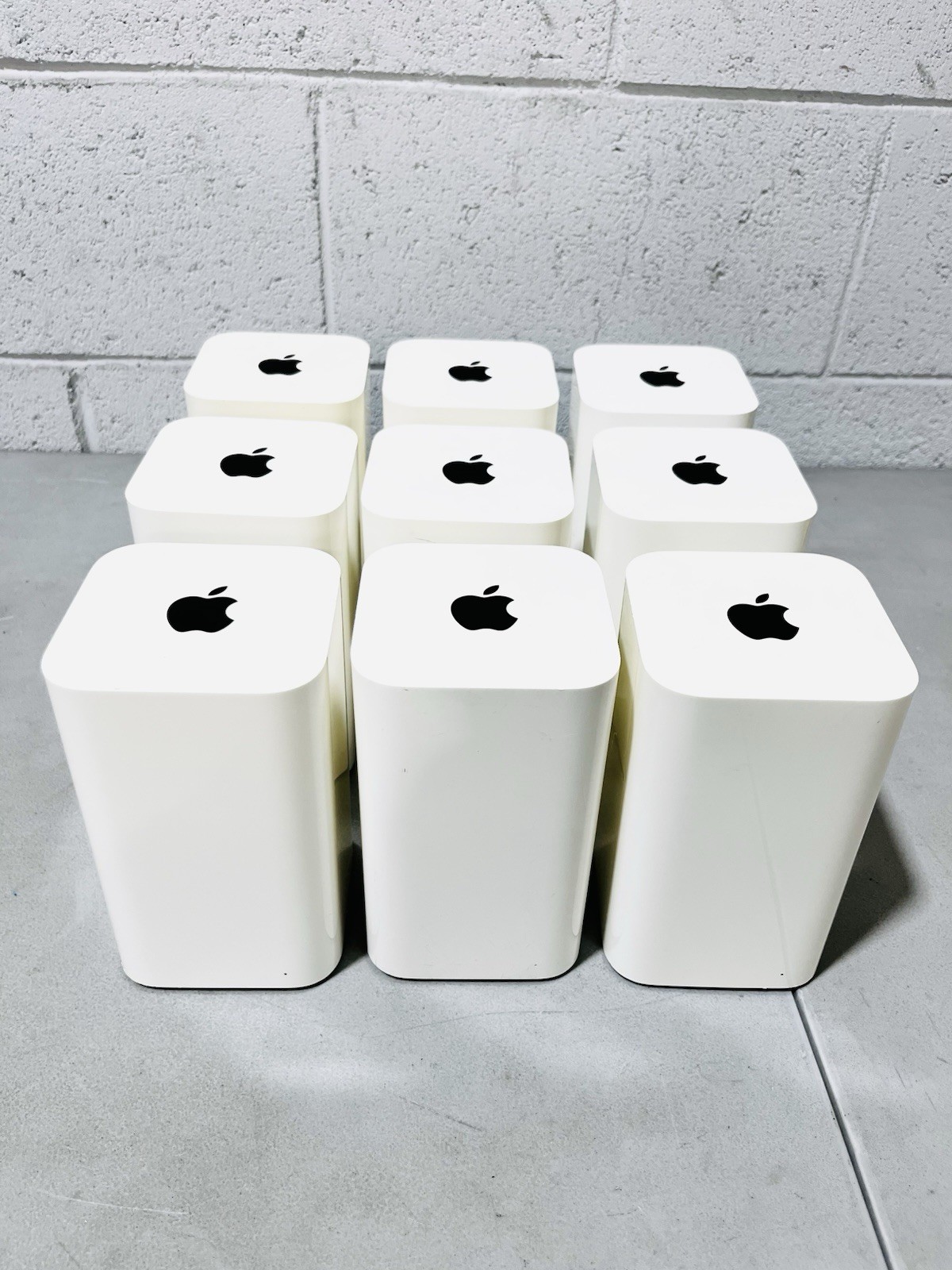 LOT 9: Apple AirPort Extreme A1521 802.11ac Wi-Fi Router ME918LL/A - USED