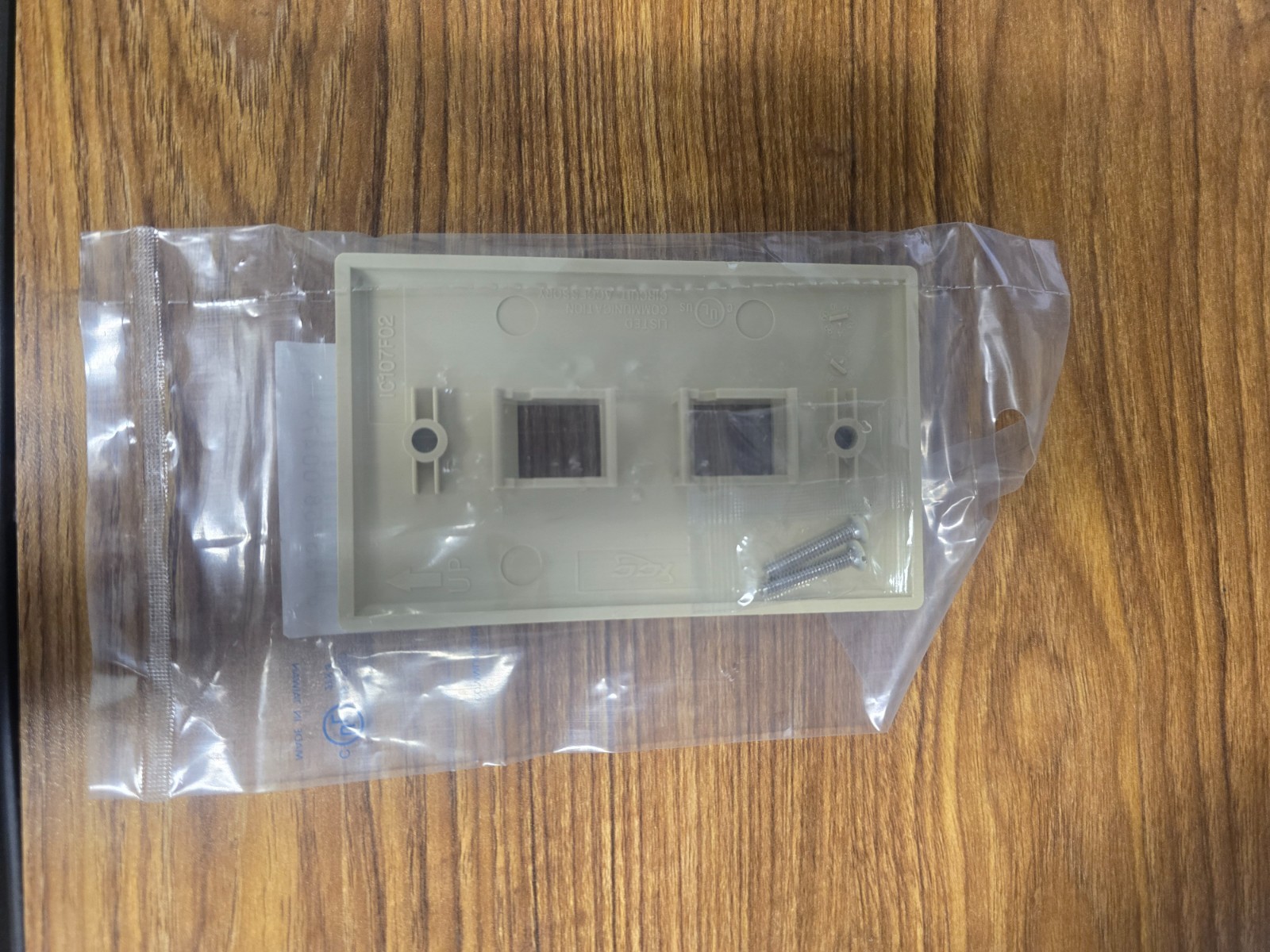 ICC Single Gang Faceplate Flat 2 Port Ivory IC107F02IV lot of 27