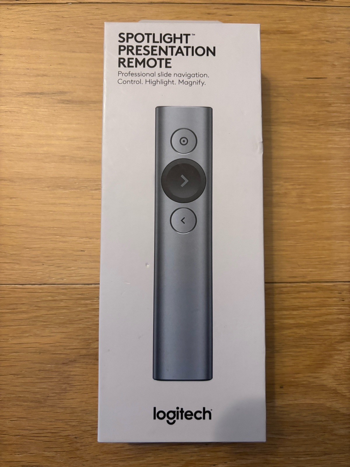 Logitech Spotlight Wireless Presentation Remote Control w/ USB 910-004654 Tested