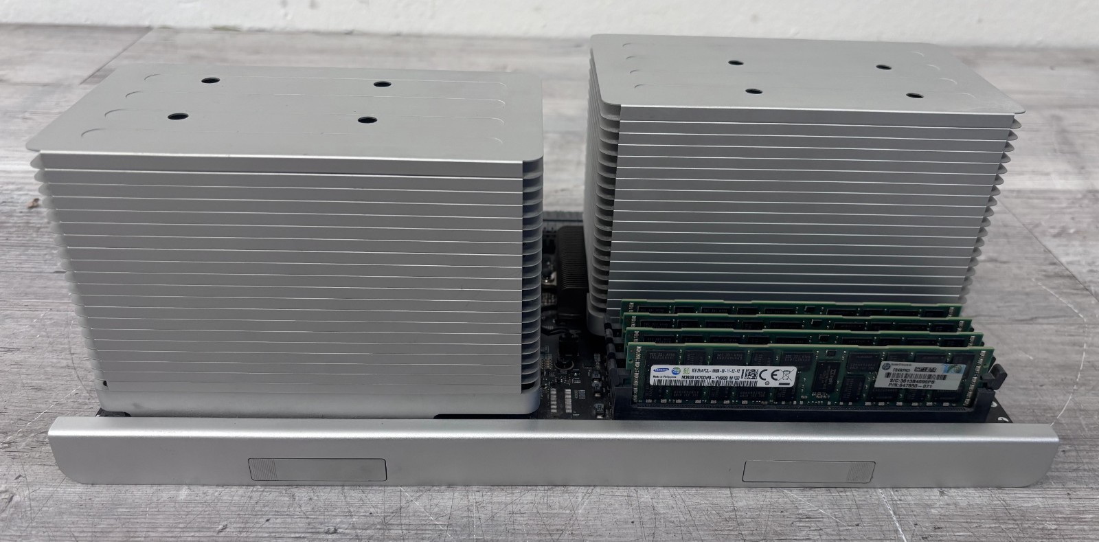 2010 - 2012  Apple Mac Pro 12 Core 2.66 ghz Dual Processor Tray with 64Gb