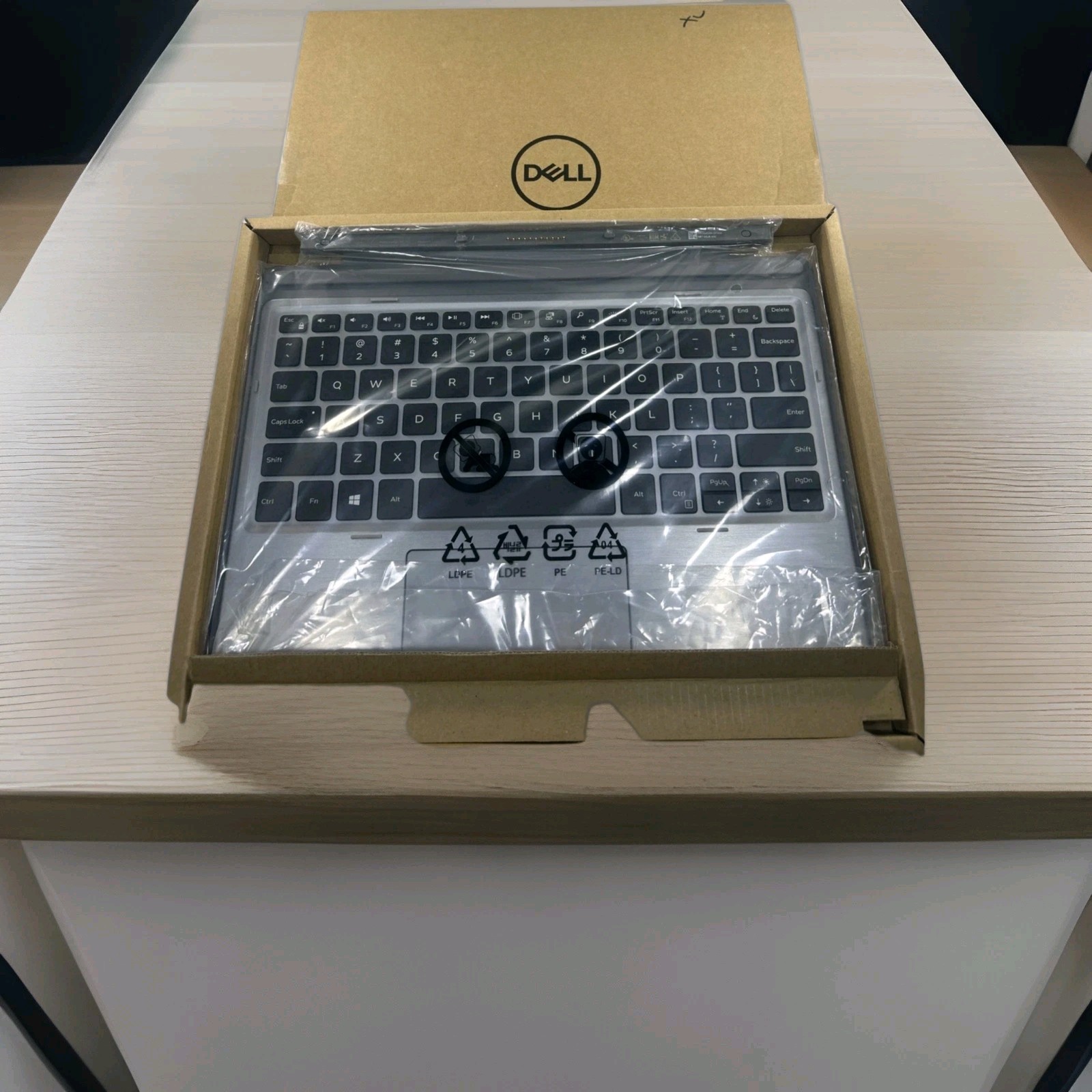 Dell Latitude 7200 2-in-1 Tablet Mobile Keyboard (part number 24D3M)