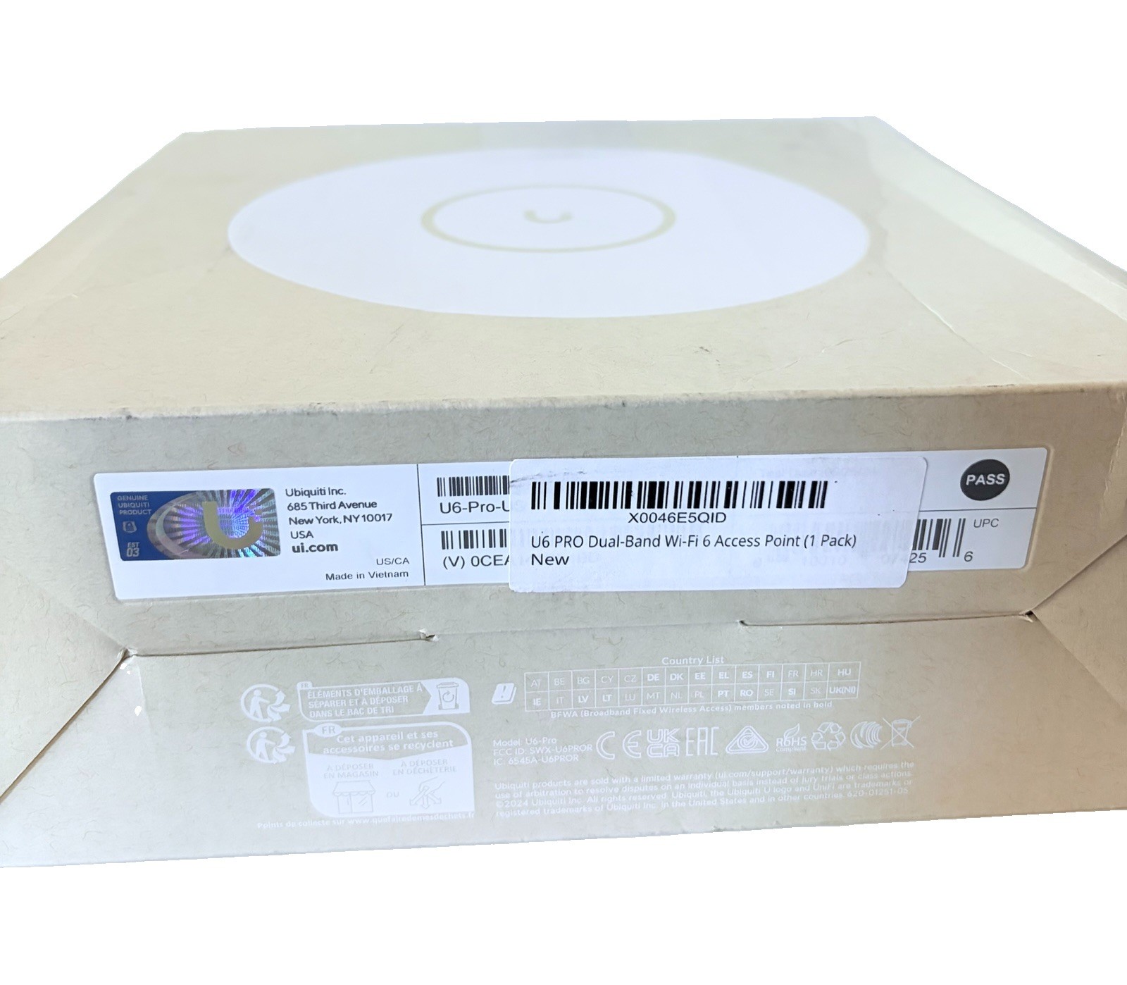 New Open Box Ubiquiti Networks U6-PRO-US Wireless Access Point ,BOX DAMAGED