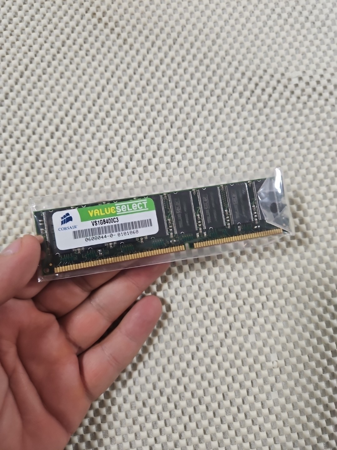 Corsair ValueSelect 1GB DDR400 PC-3200 DIMM desktop memory module