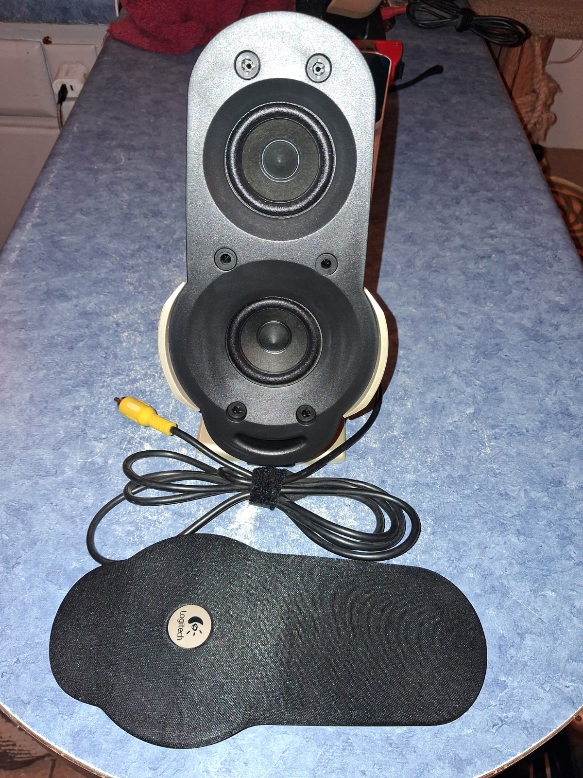 Logitech Pid R745 Upright Yellow Cord Computer Speaker Works Great Nice&Clean 